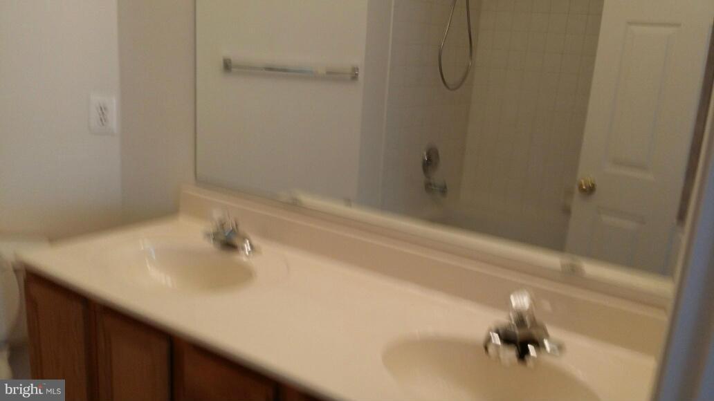 RUSSETT - Residential Lease