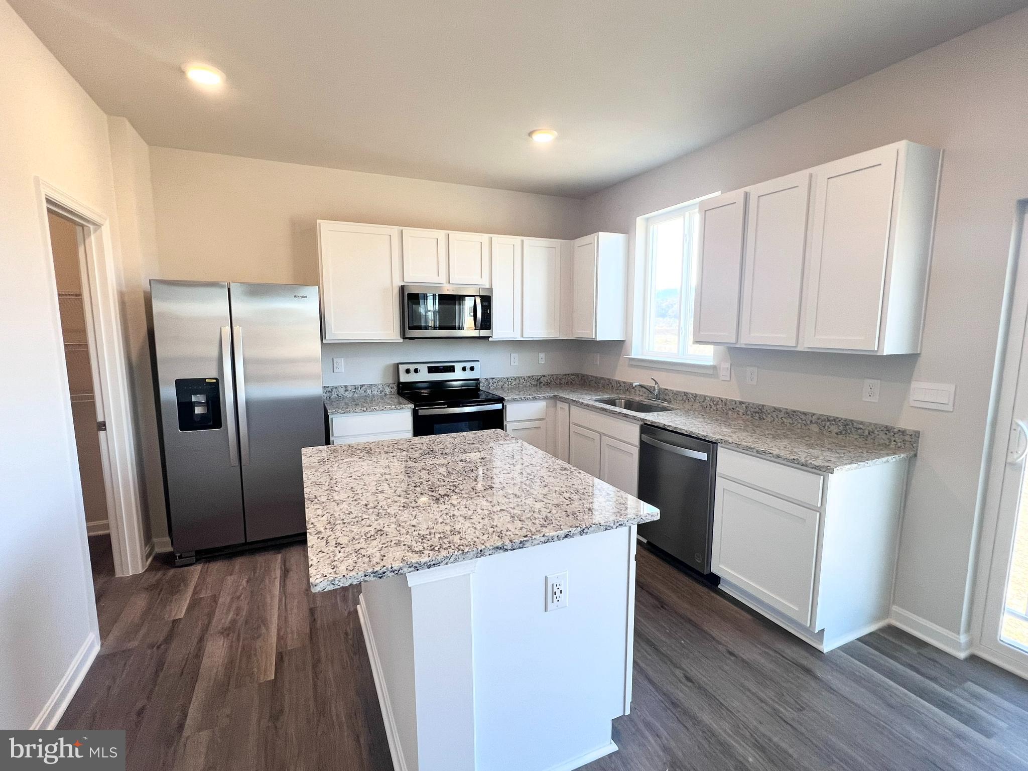 RED HILL - Residential