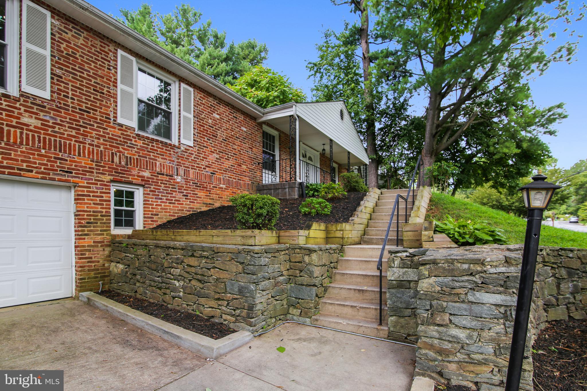 WILLERBURN ACRES - Residential Lease