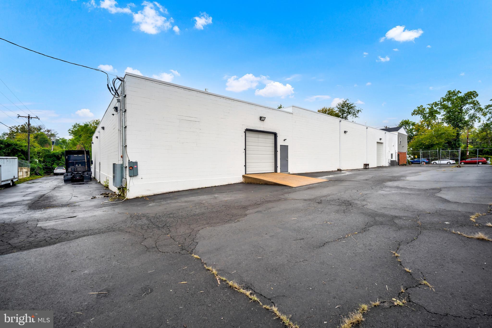 SOMERTON - Commercial Lease