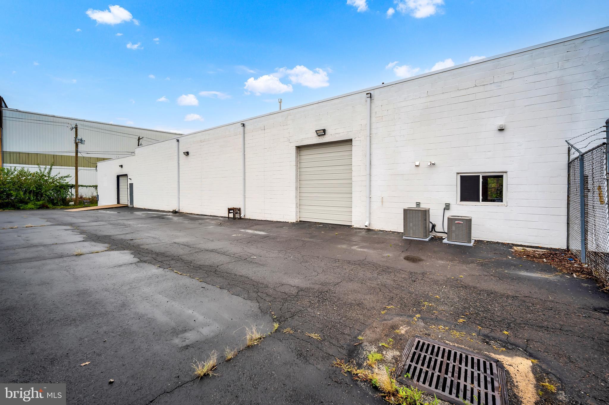 SOMERTON - Commercial Lease