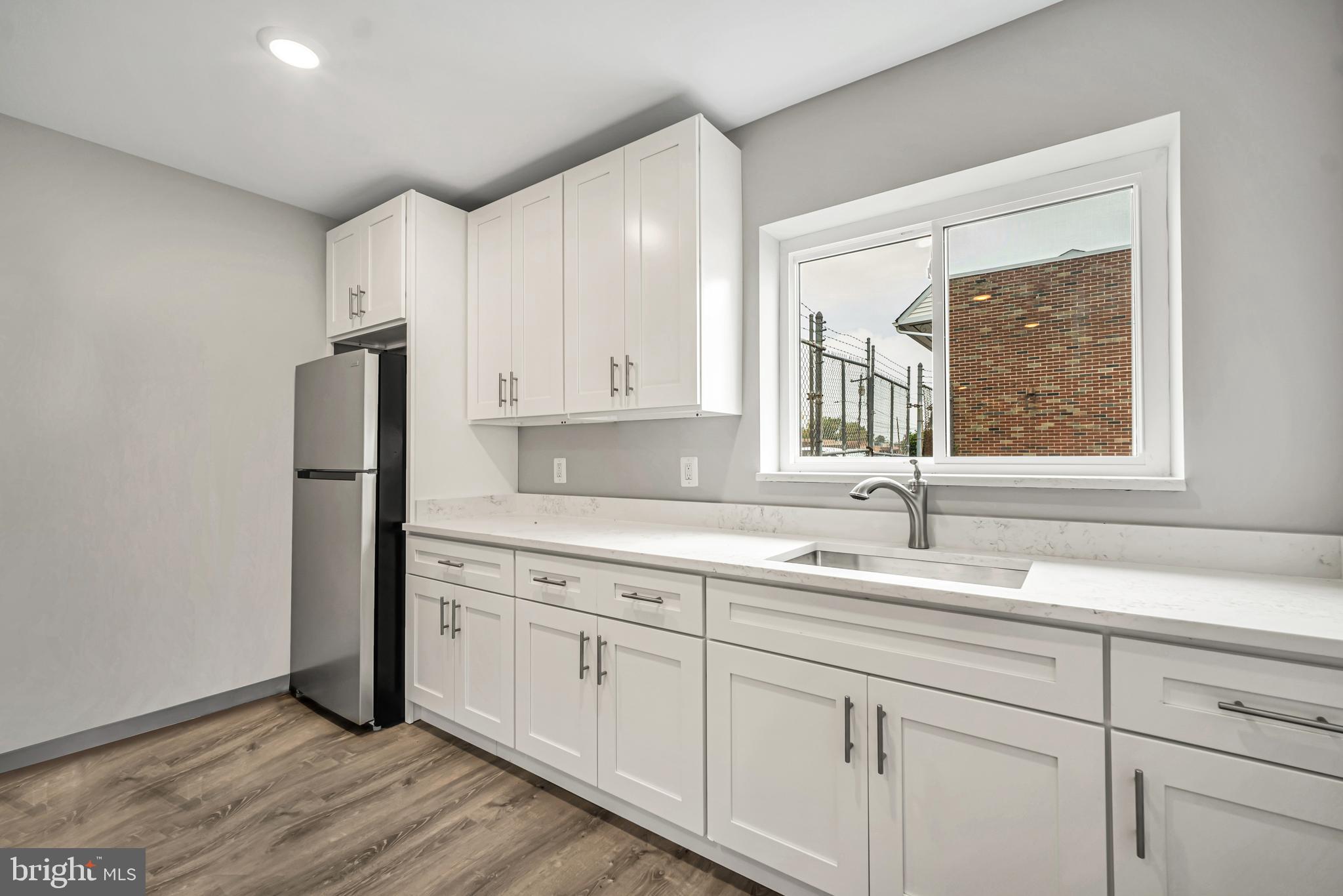 SOMERTON - Commercial Lease