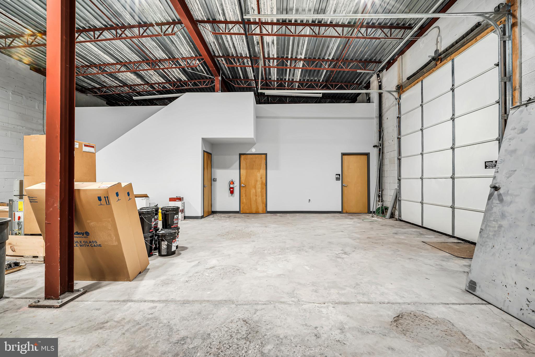 SOMERTON - Commercial Lease