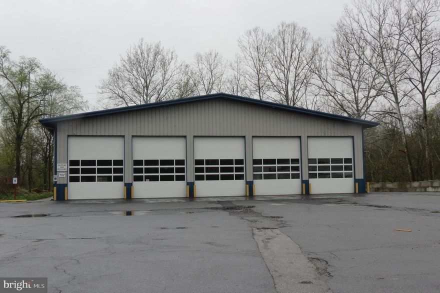 High quality garage space with 14’ x 16’ grade-level doors in convenient location just South of Lancaster City. Owner is open to leasing either side of the building depending on Tenant’s needs and plans to use the remainder for themselves. One side offers two private offices, the other offers additional storage space. Owner is also open to including some yard area for outside storage.