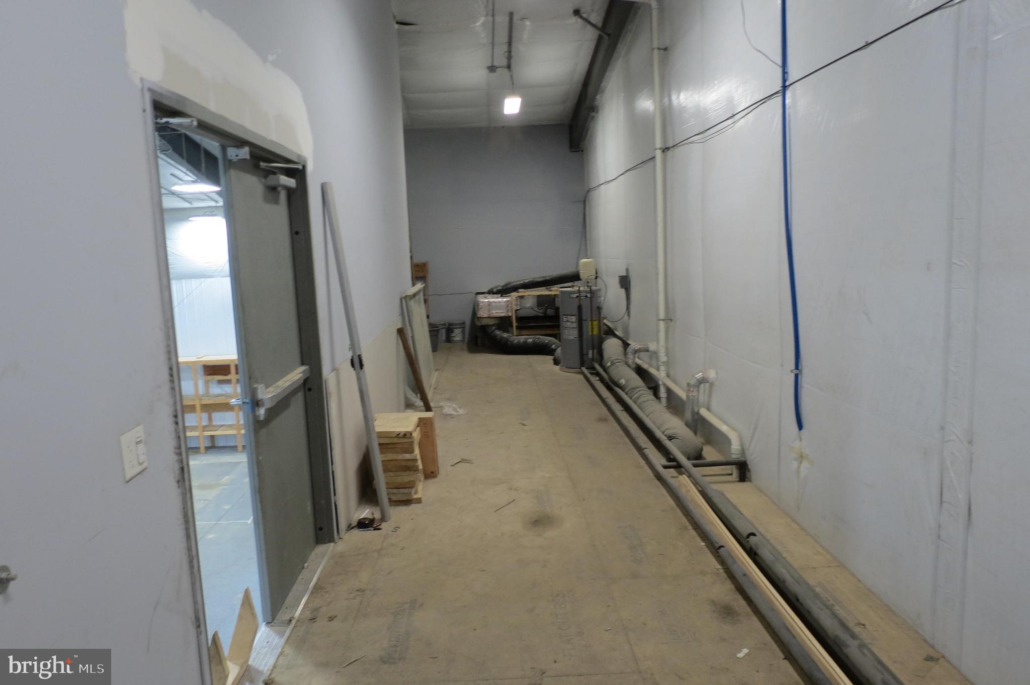 ENGLESIDE - Commercial Lease