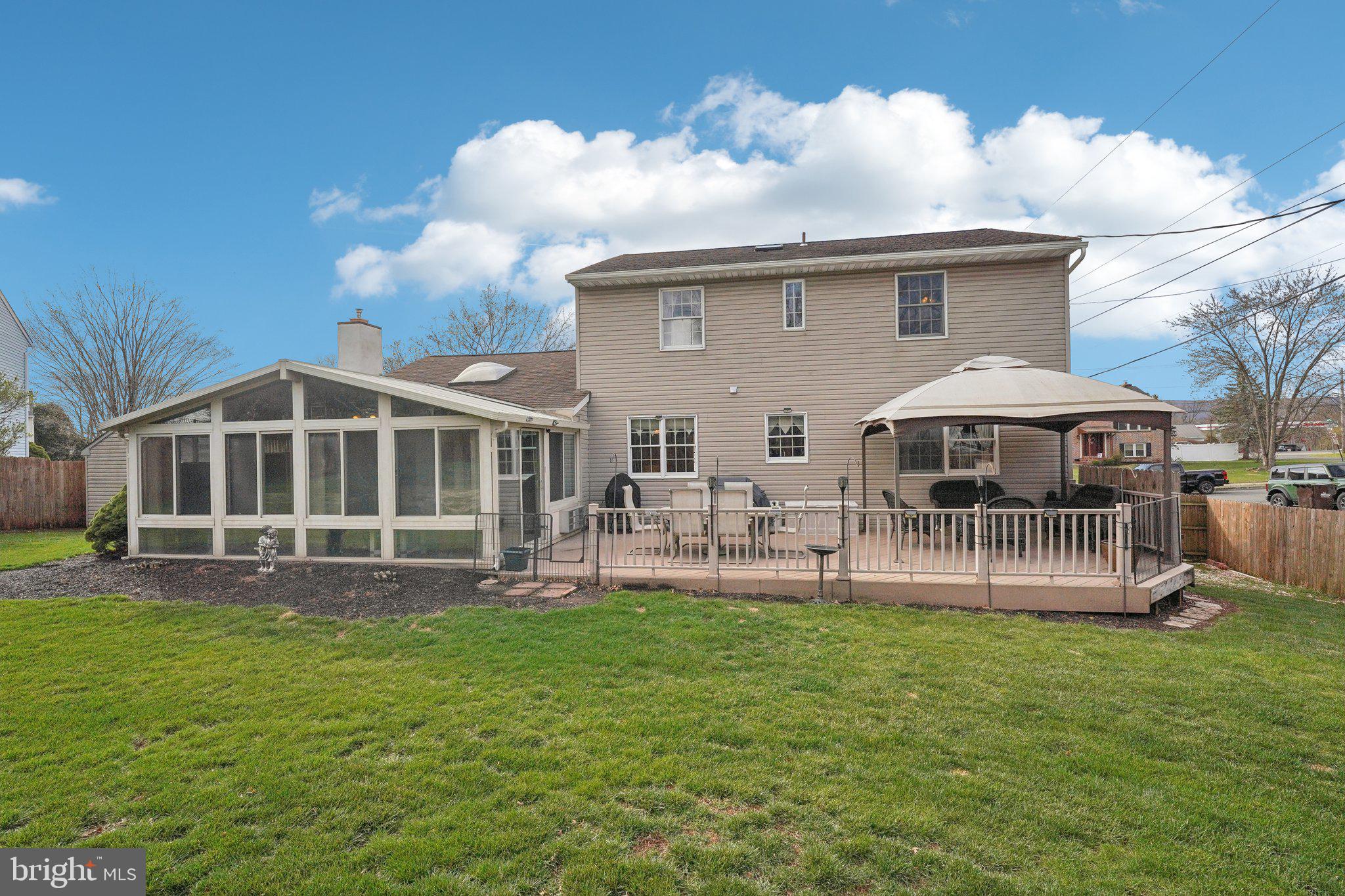 AMITY GARDENS - Residential