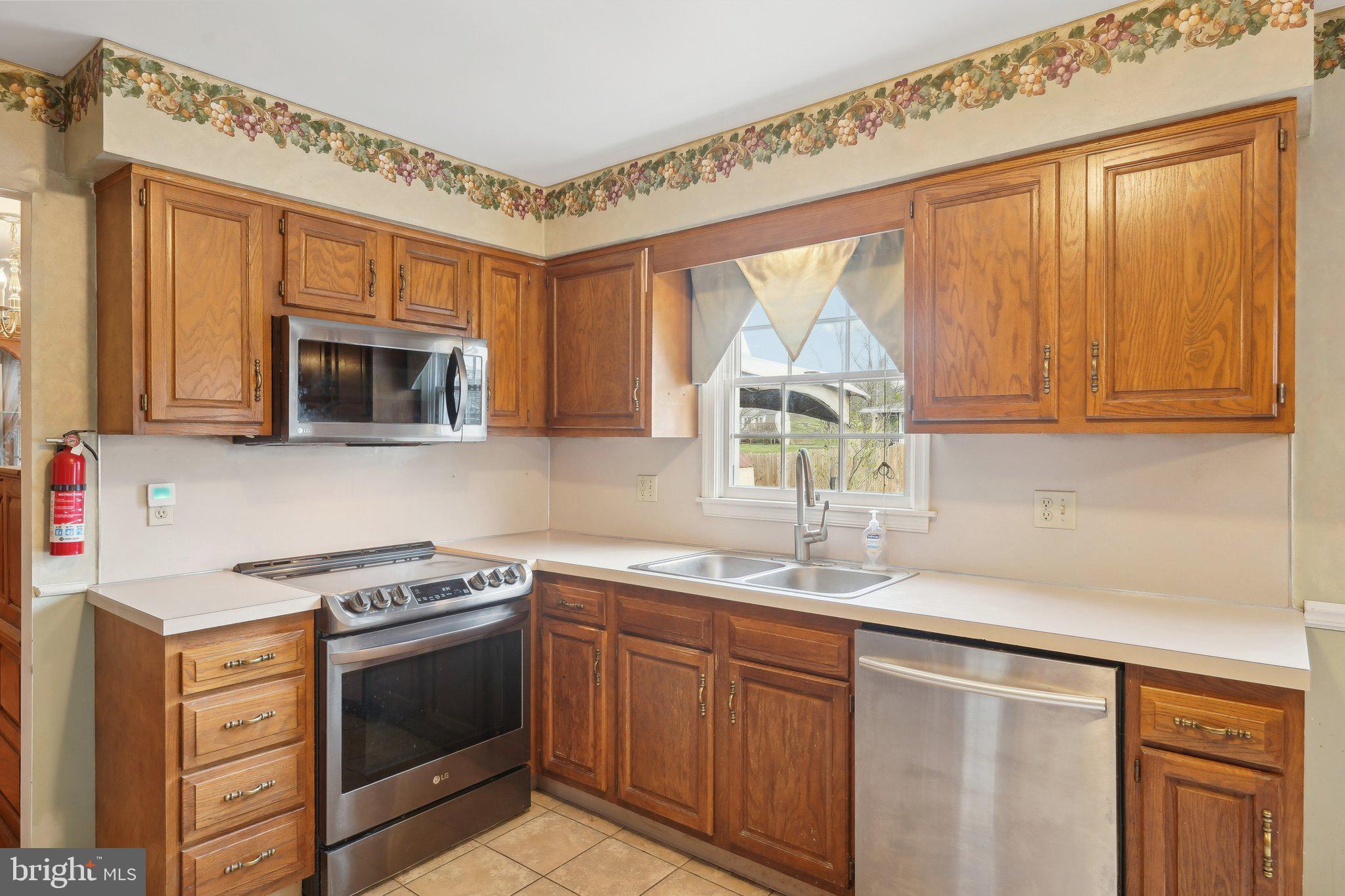 AMITY GARDENS - Residential