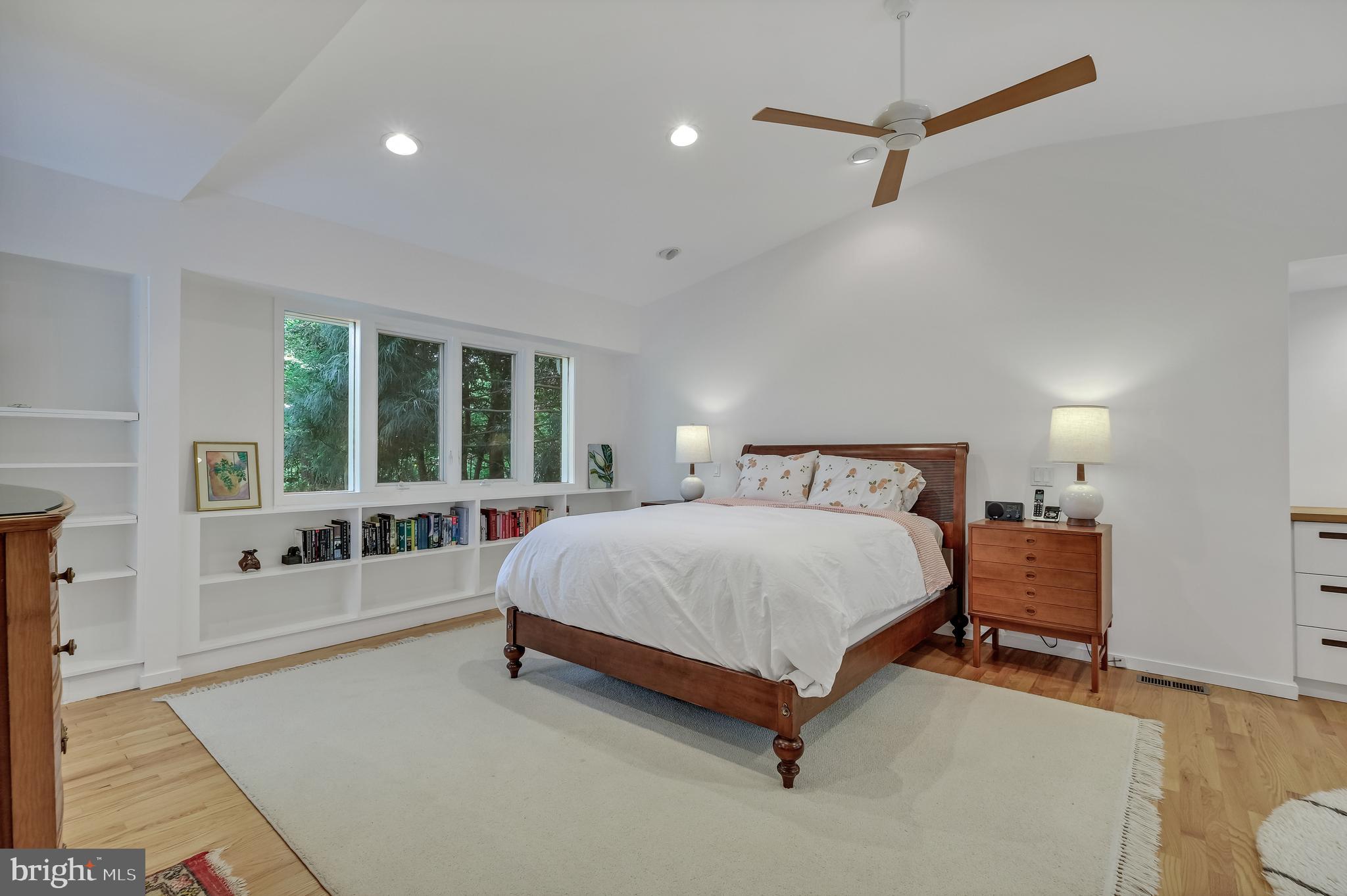 CARDEROCK SPRINGS - Residential