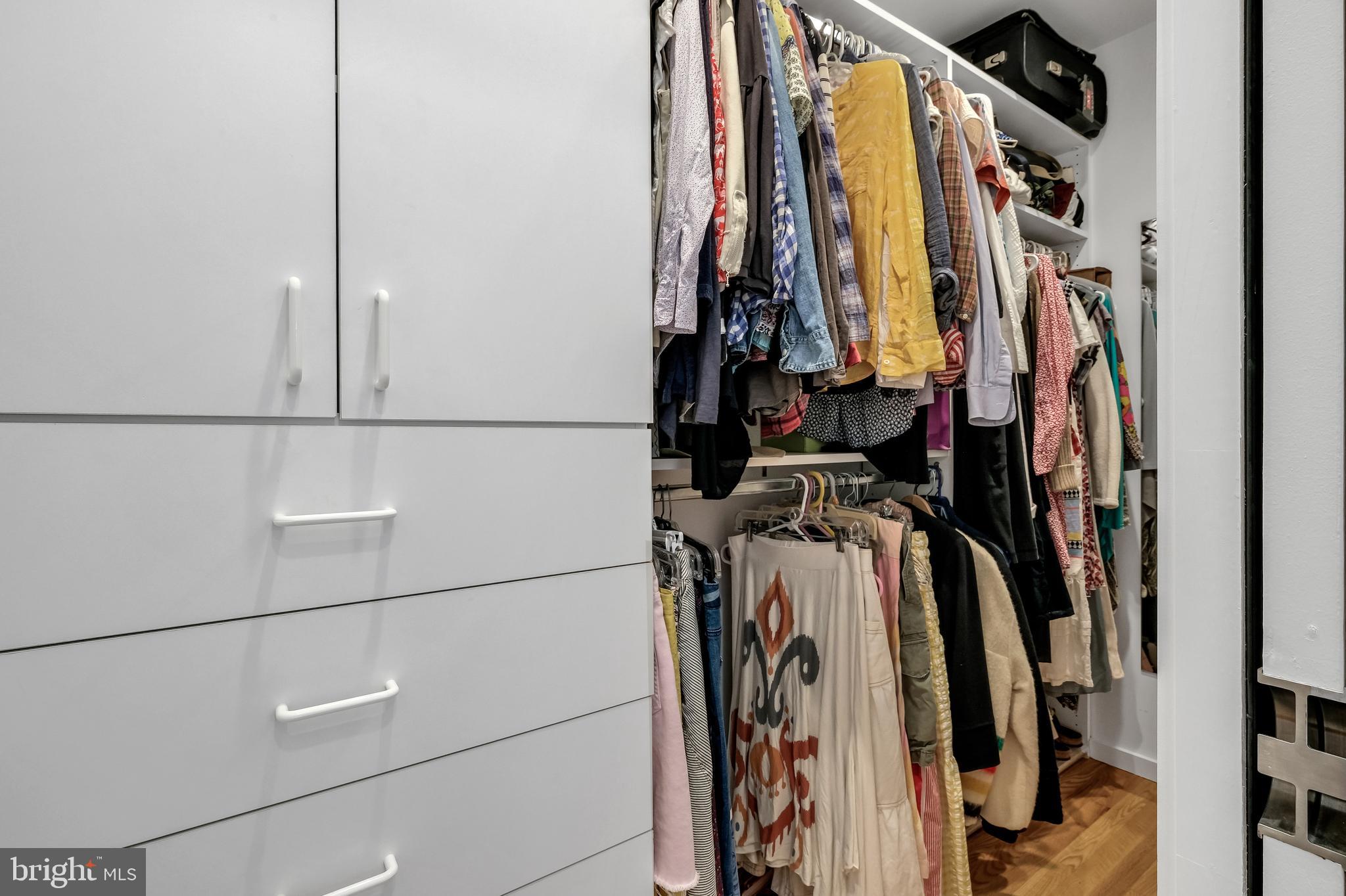 CARDEROCK SPRINGS - Residential