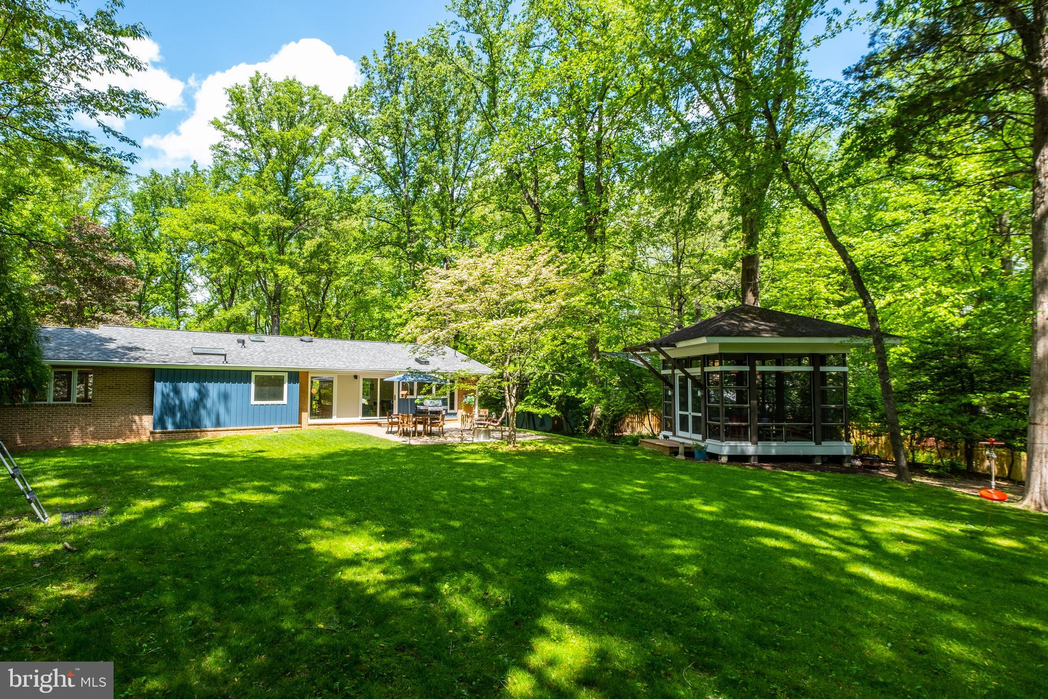 CARDEROCK SPRINGS - Residential