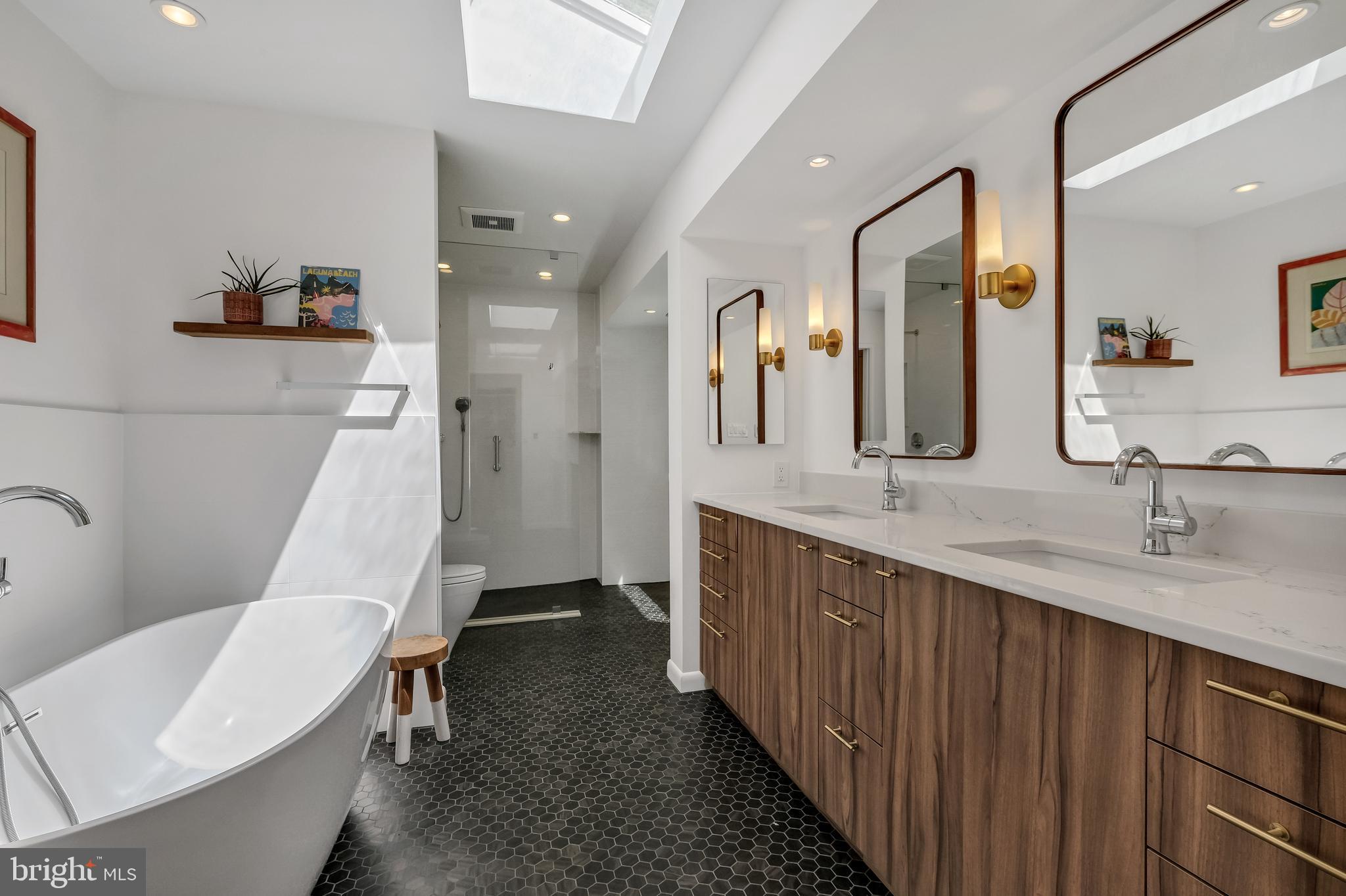 CARDEROCK SPRINGS - Residential