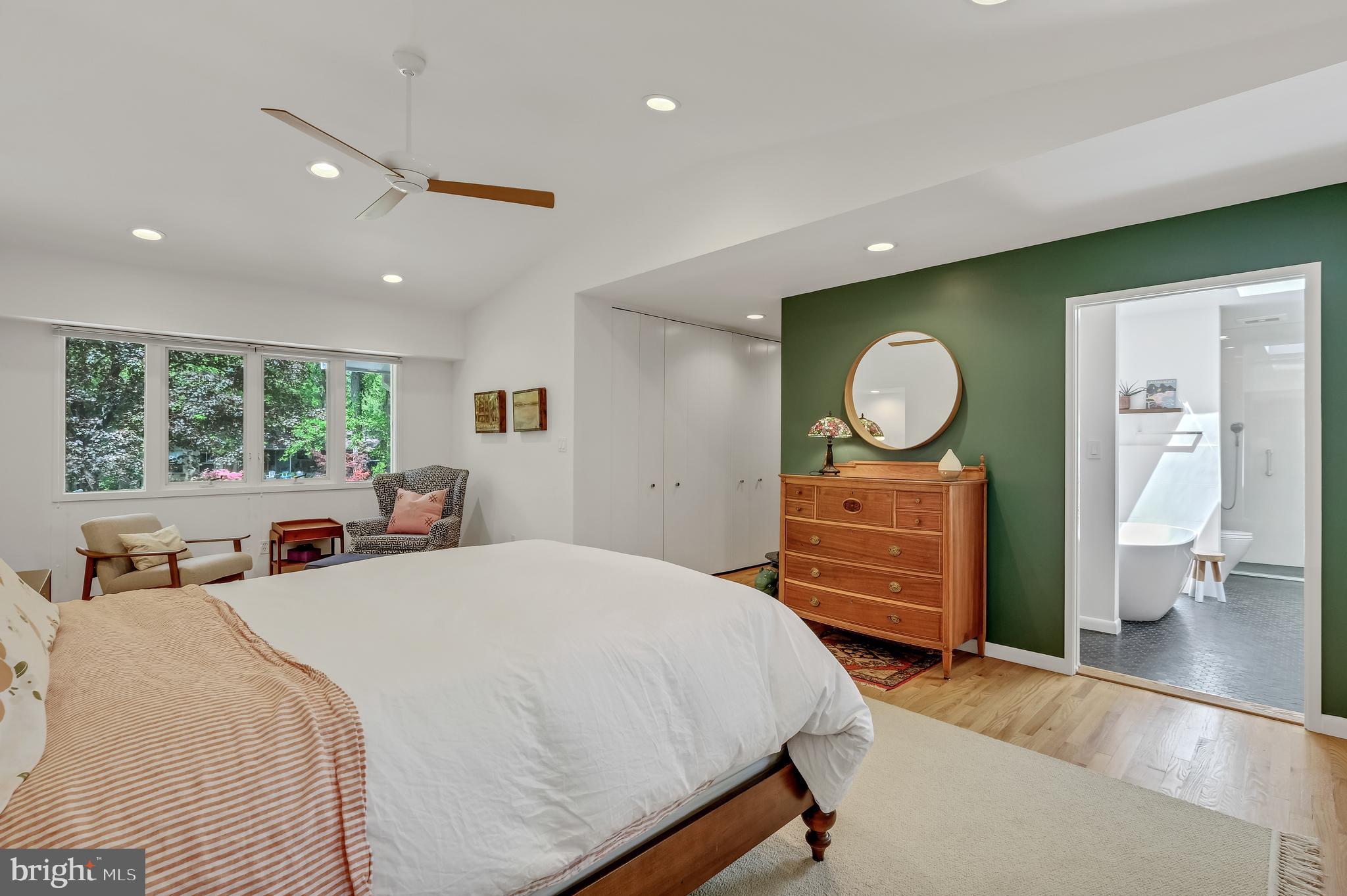 CARDEROCK SPRINGS - Residential