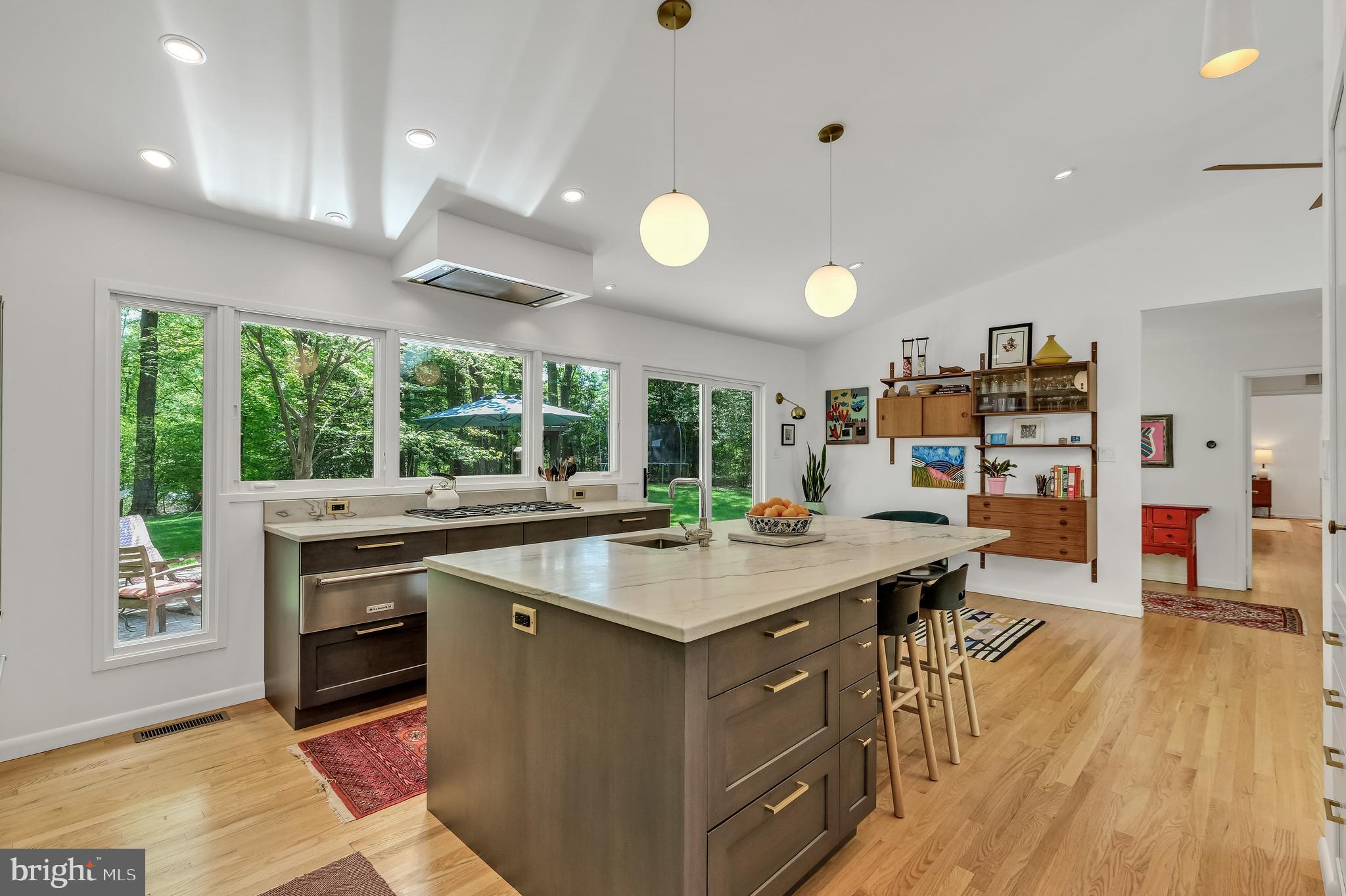 CARDEROCK SPRINGS - Residential