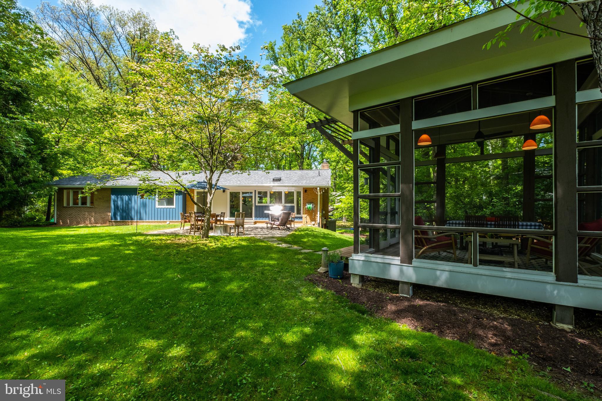 CARDEROCK SPRINGS - Residential