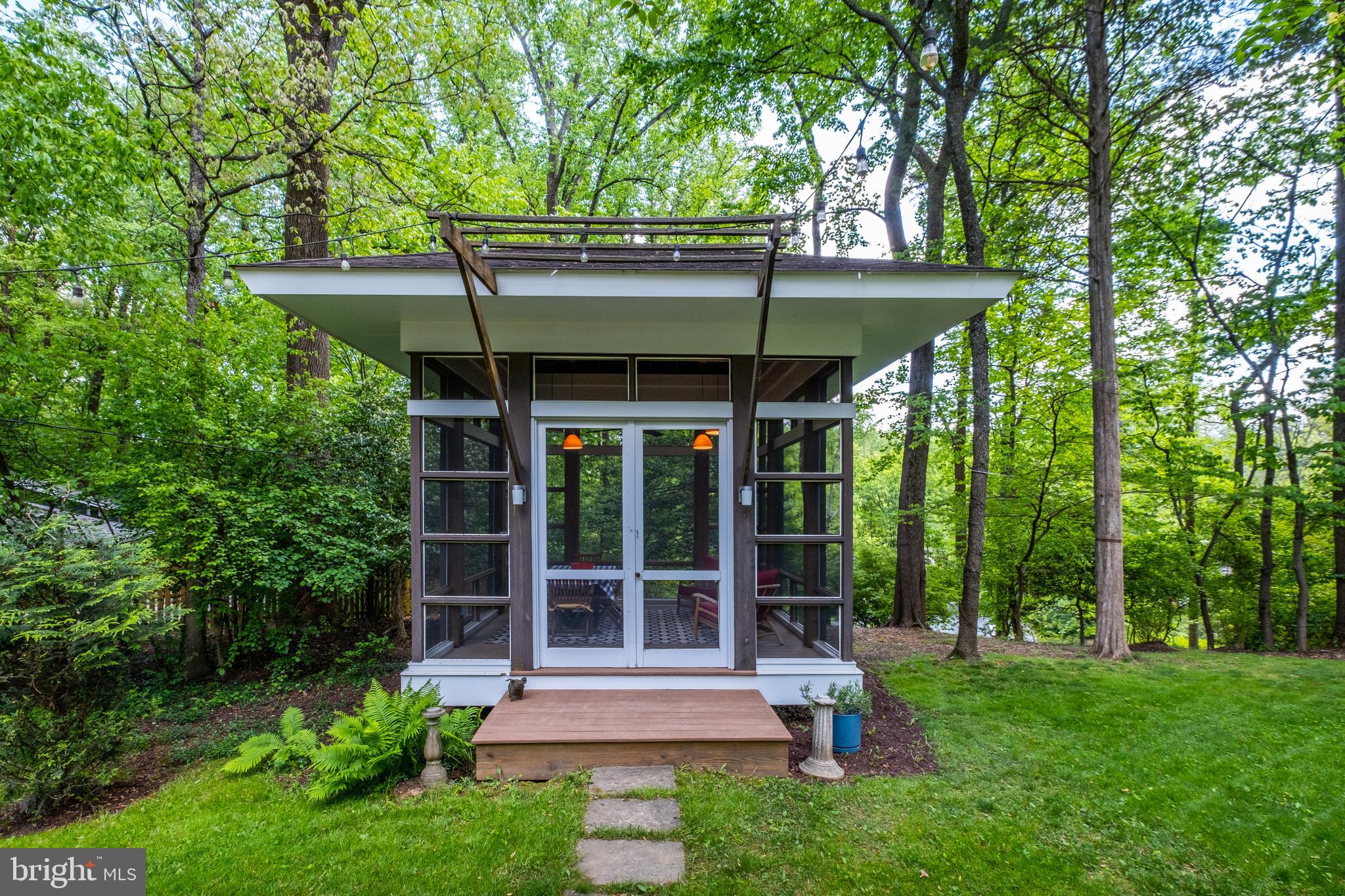 CARDEROCK SPRINGS - Residential