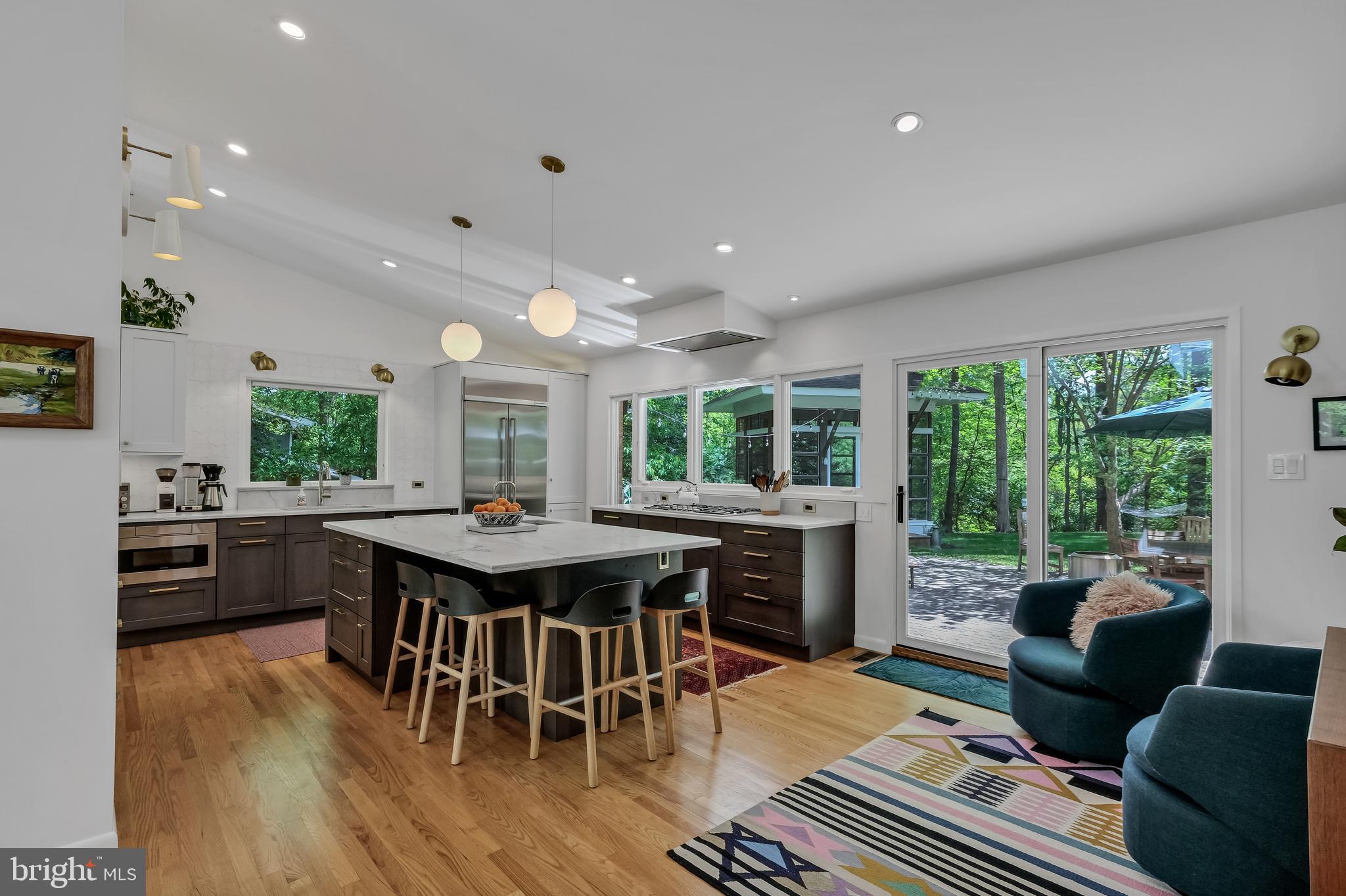 CARDEROCK SPRINGS - Residential