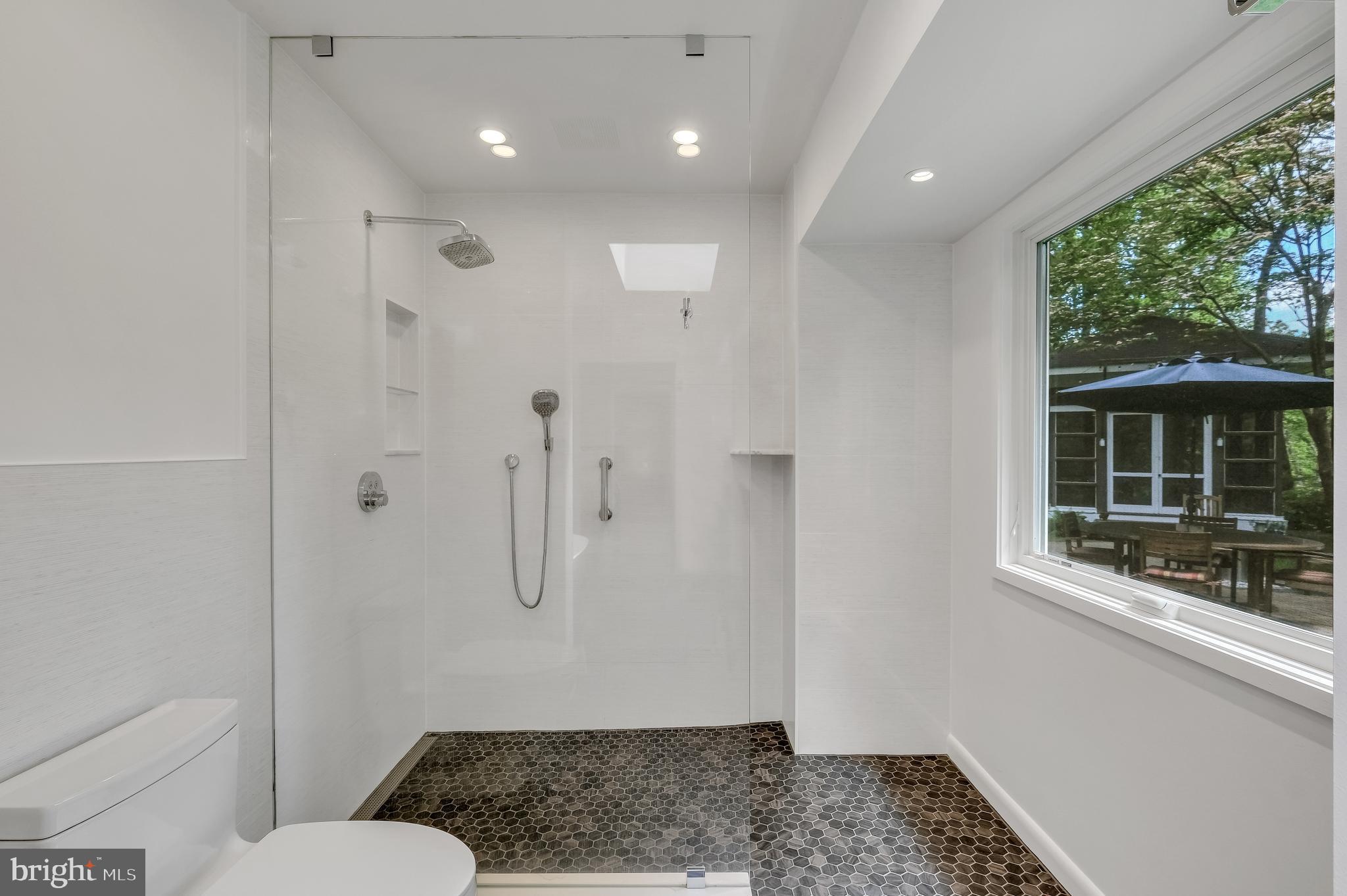 CARDEROCK SPRINGS - Residential