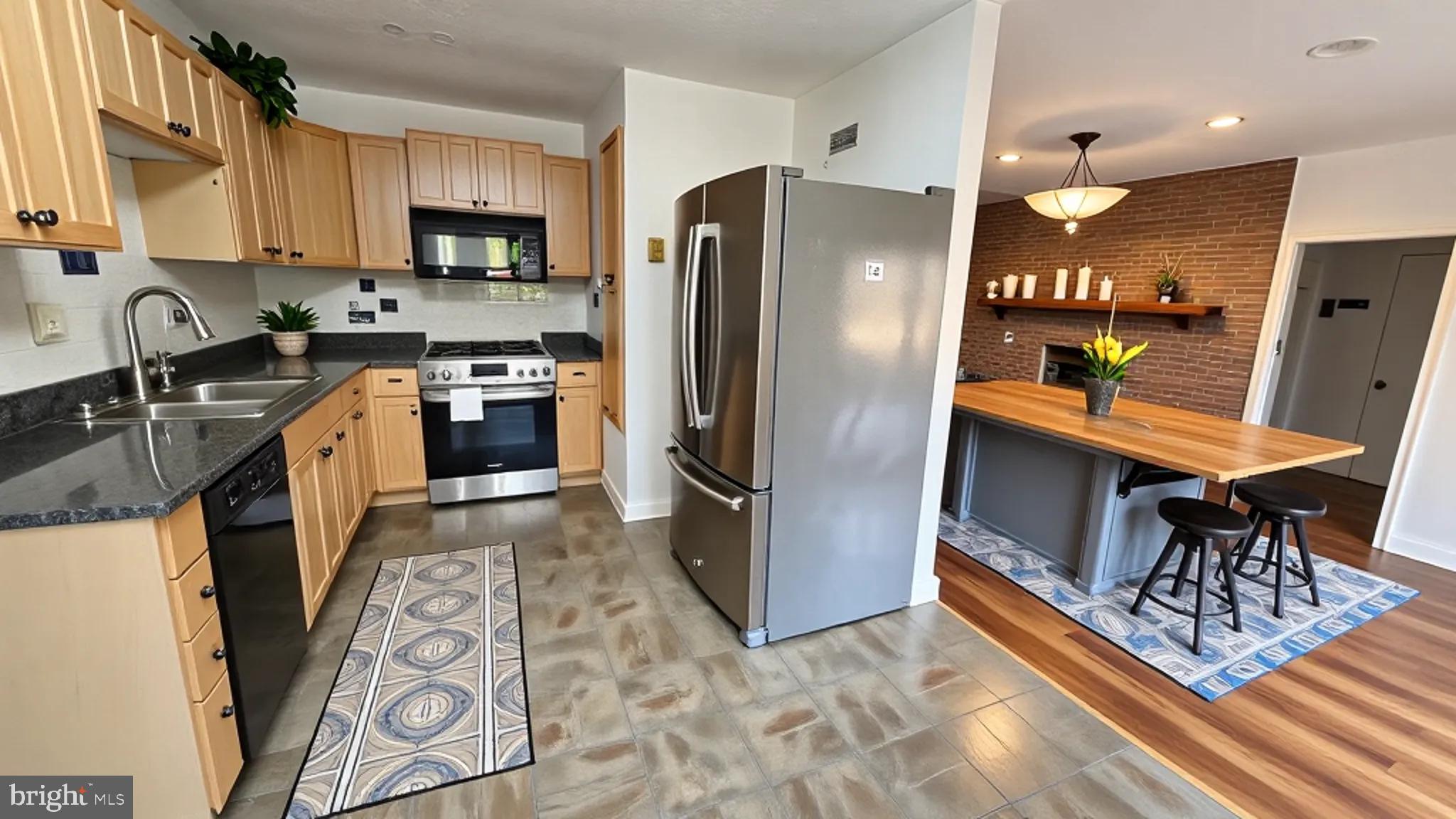 MINNIEVILLE MANOR - Residential