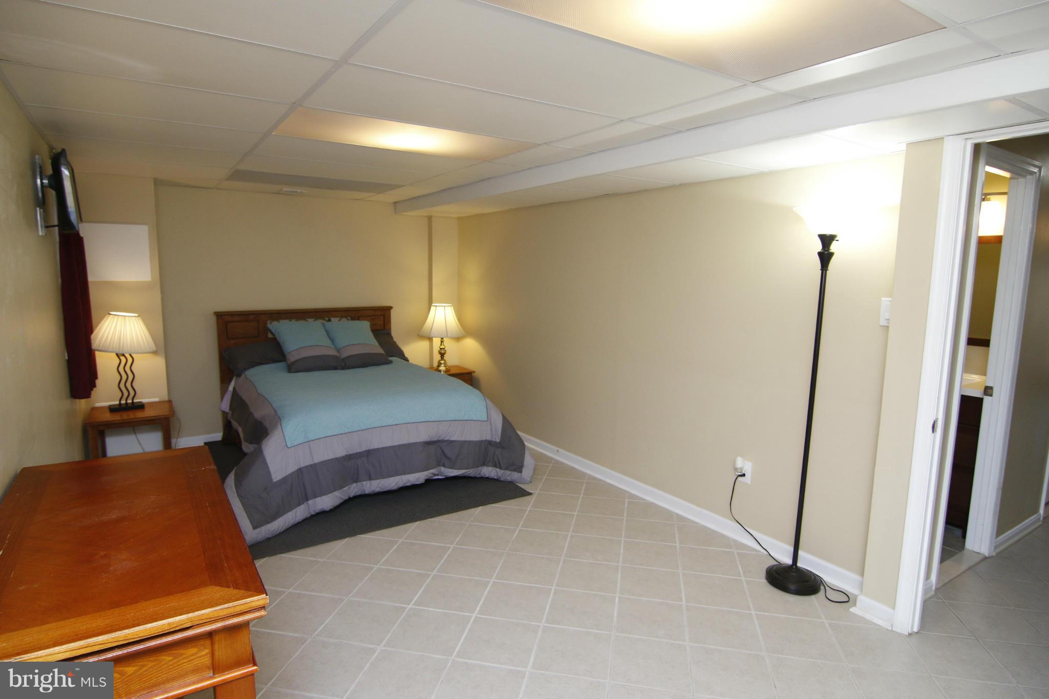 FALLS PLACE TOWNHOUSES - Residential