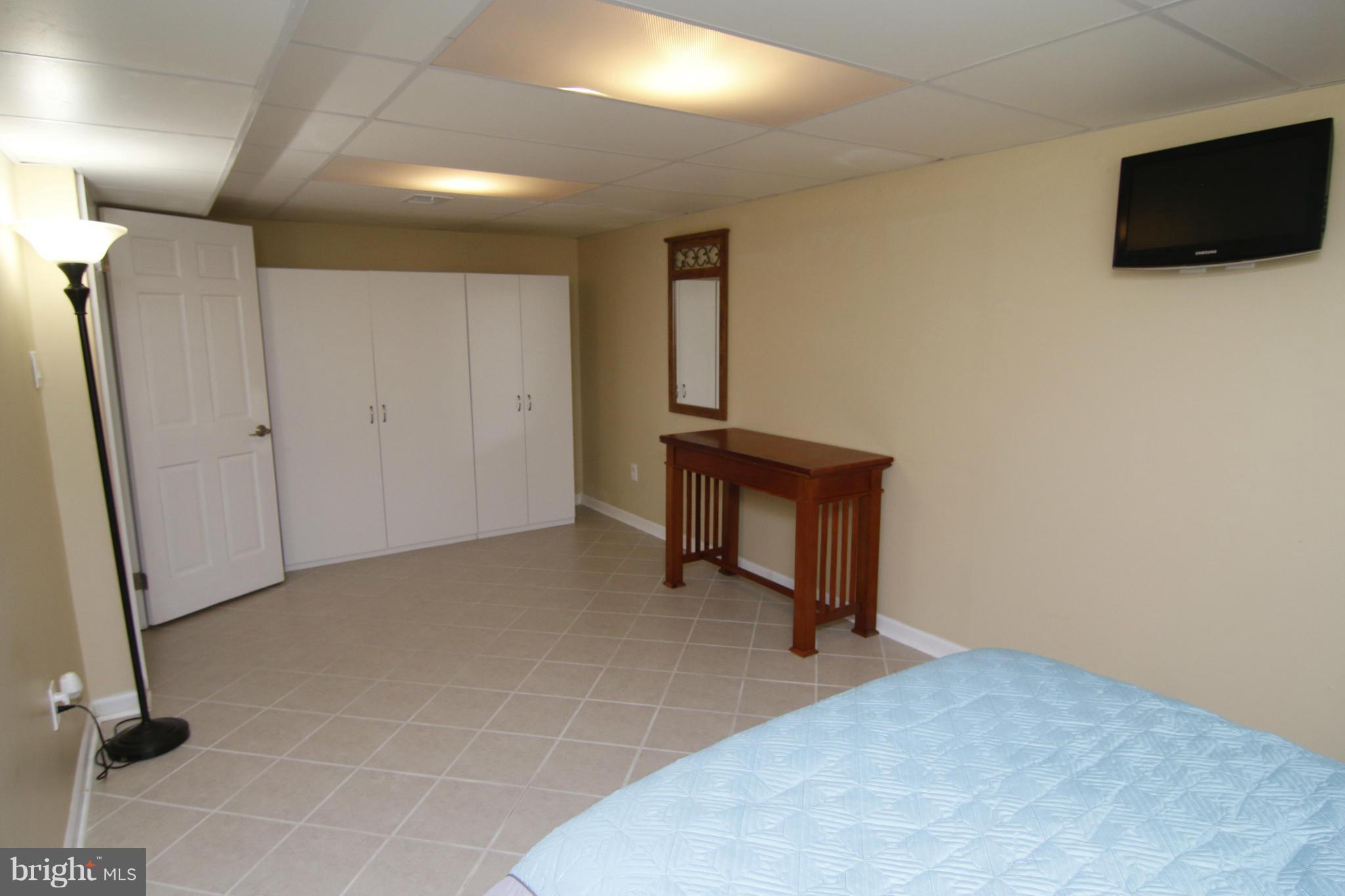 FALLS PLACE TOWNHOUSES - Residential