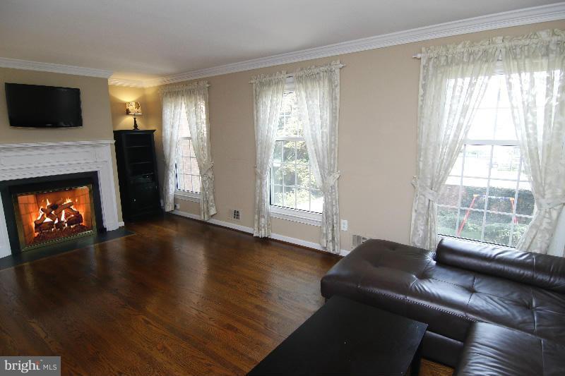 FALLS PLACE TOWNHOUSES - Residential