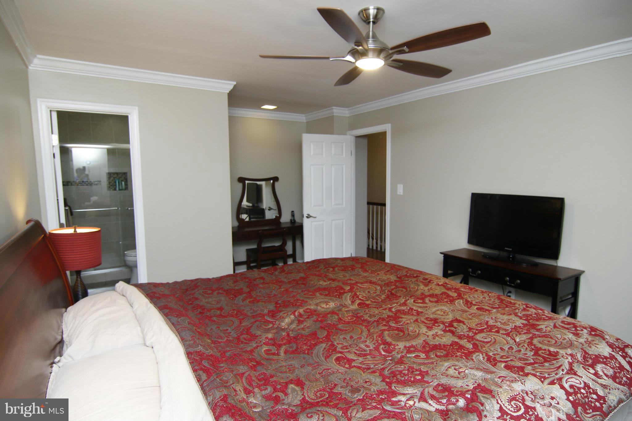 FALLS PLACE TOWNHOUSES - Residential