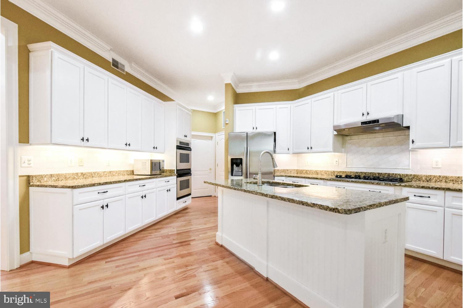 LAING AT GOVERNOR SQUARE - Residential