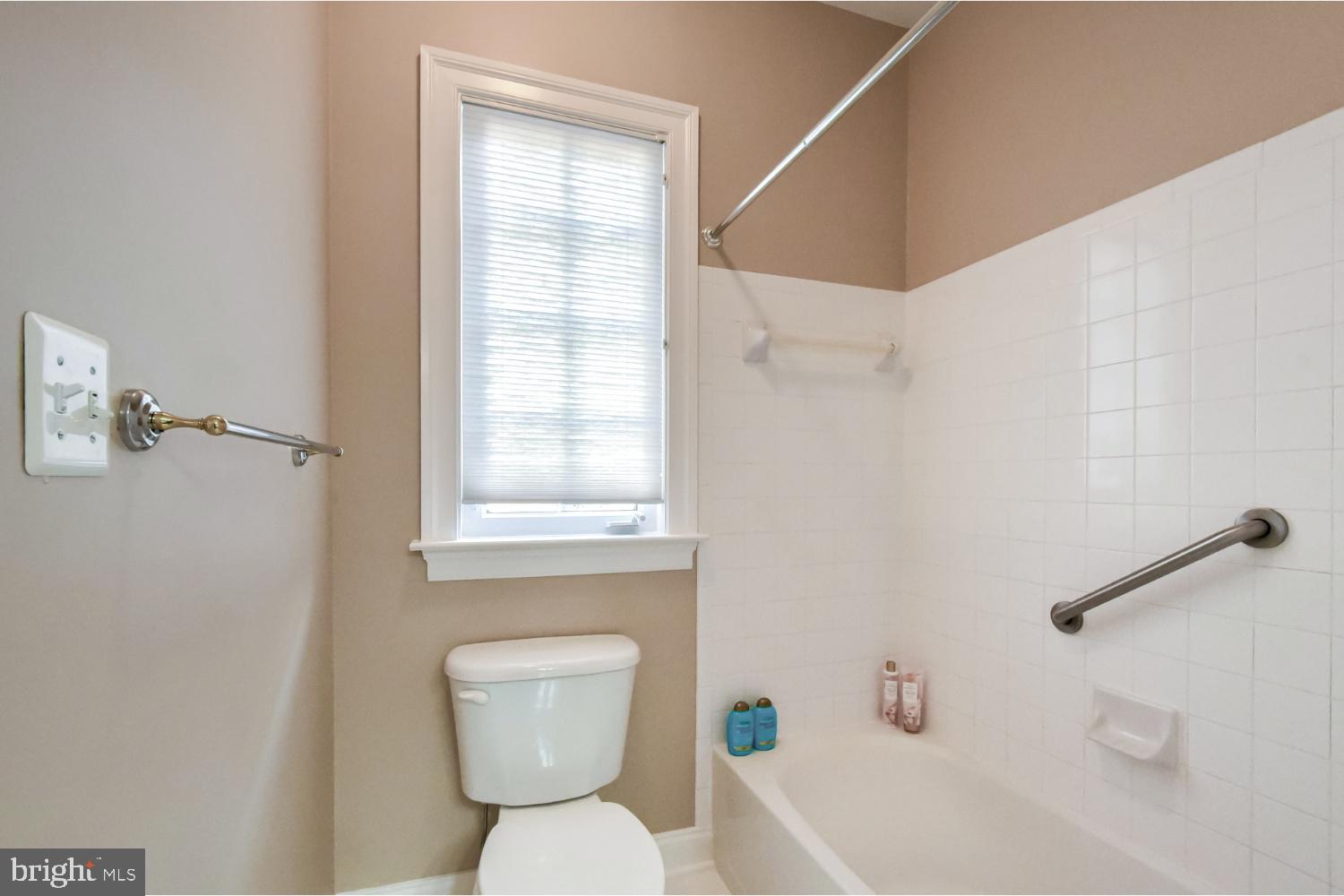 LAING AT GOVERNOR SQUARE - Residential