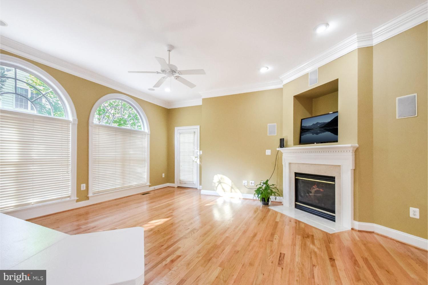 LAING AT GOVERNOR SQUARE - Residential