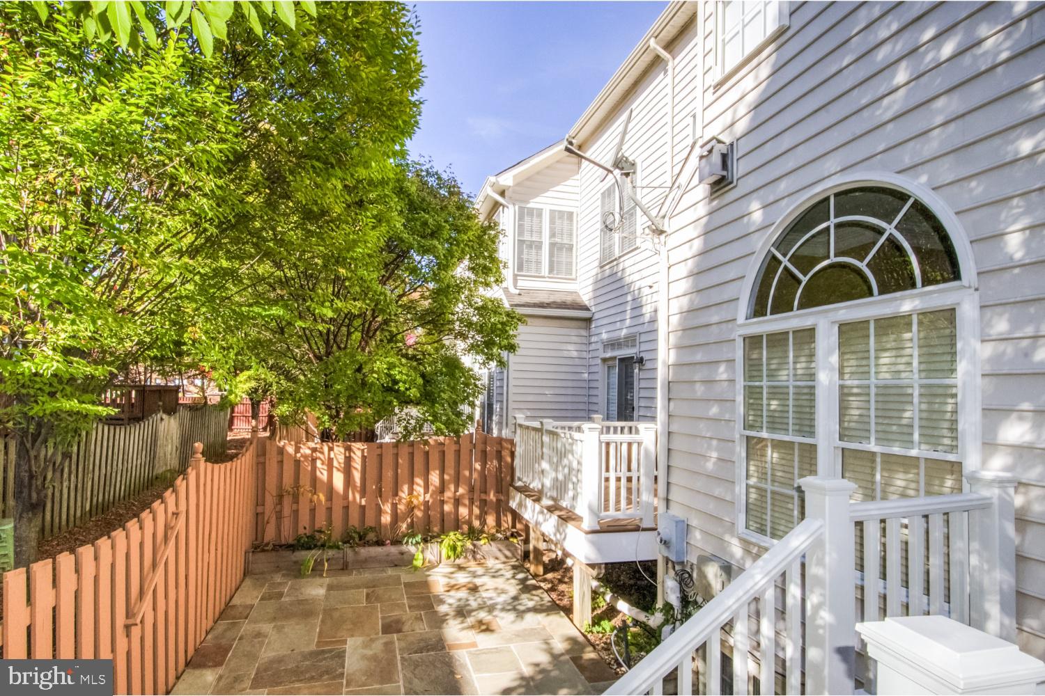 LAING AT GOVERNOR SQUARE - Residential