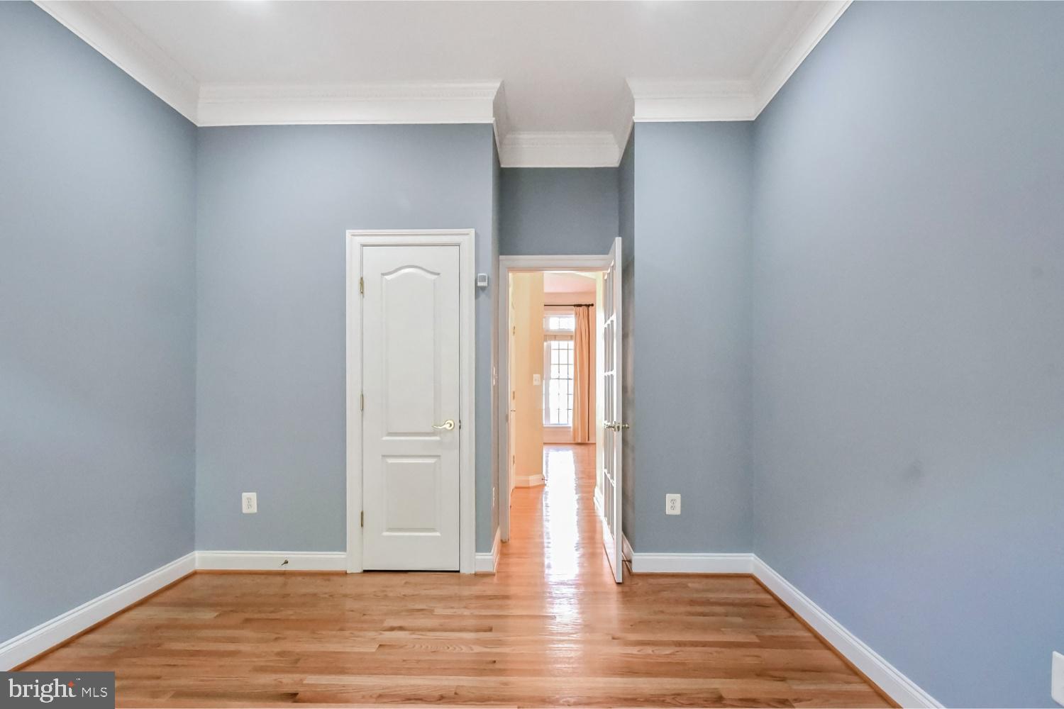 LAING AT GOVERNOR SQUARE - Residential