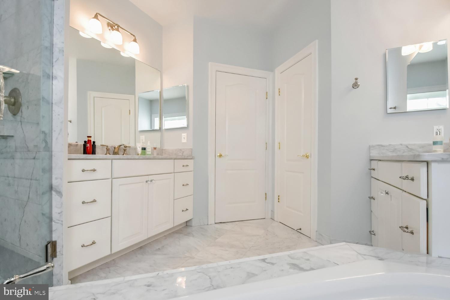 LAING AT GOVERNOR SQUARE - Residential