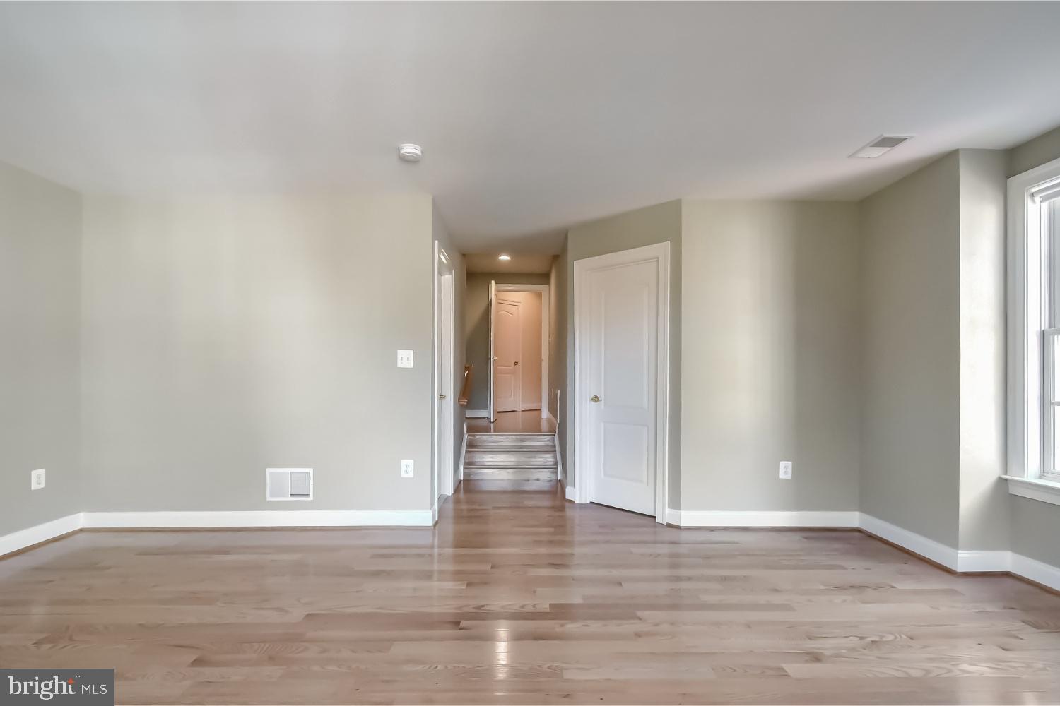 LAING AT GOVERNOR SQUARE - Residential