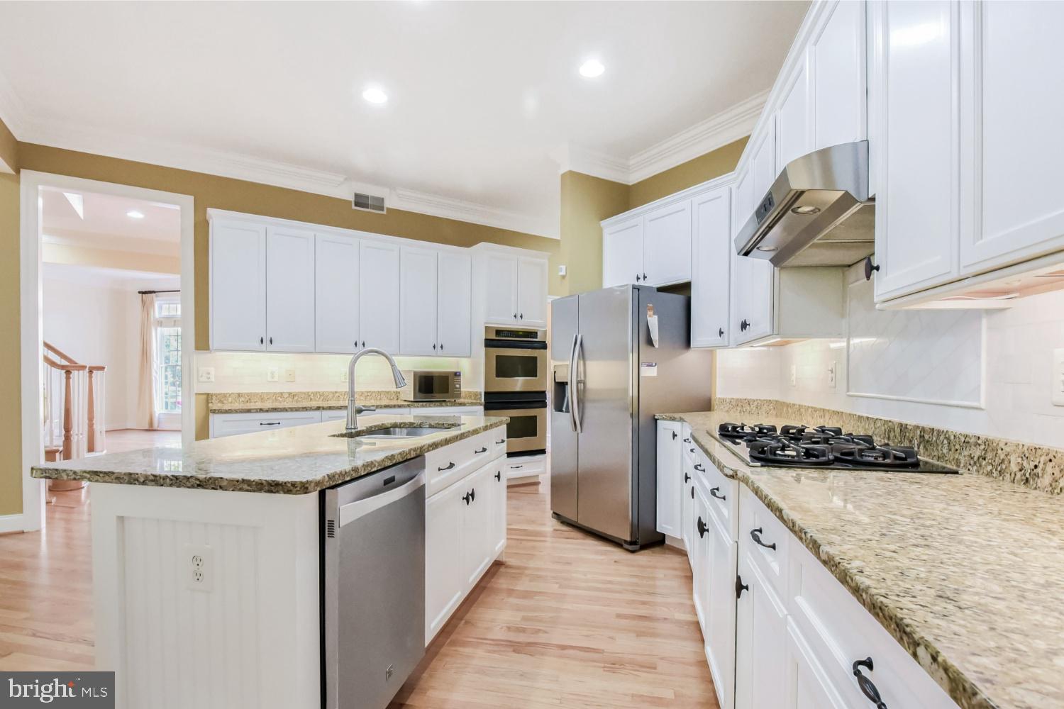 LAING AT GOVERNOR SQUARE - Residential