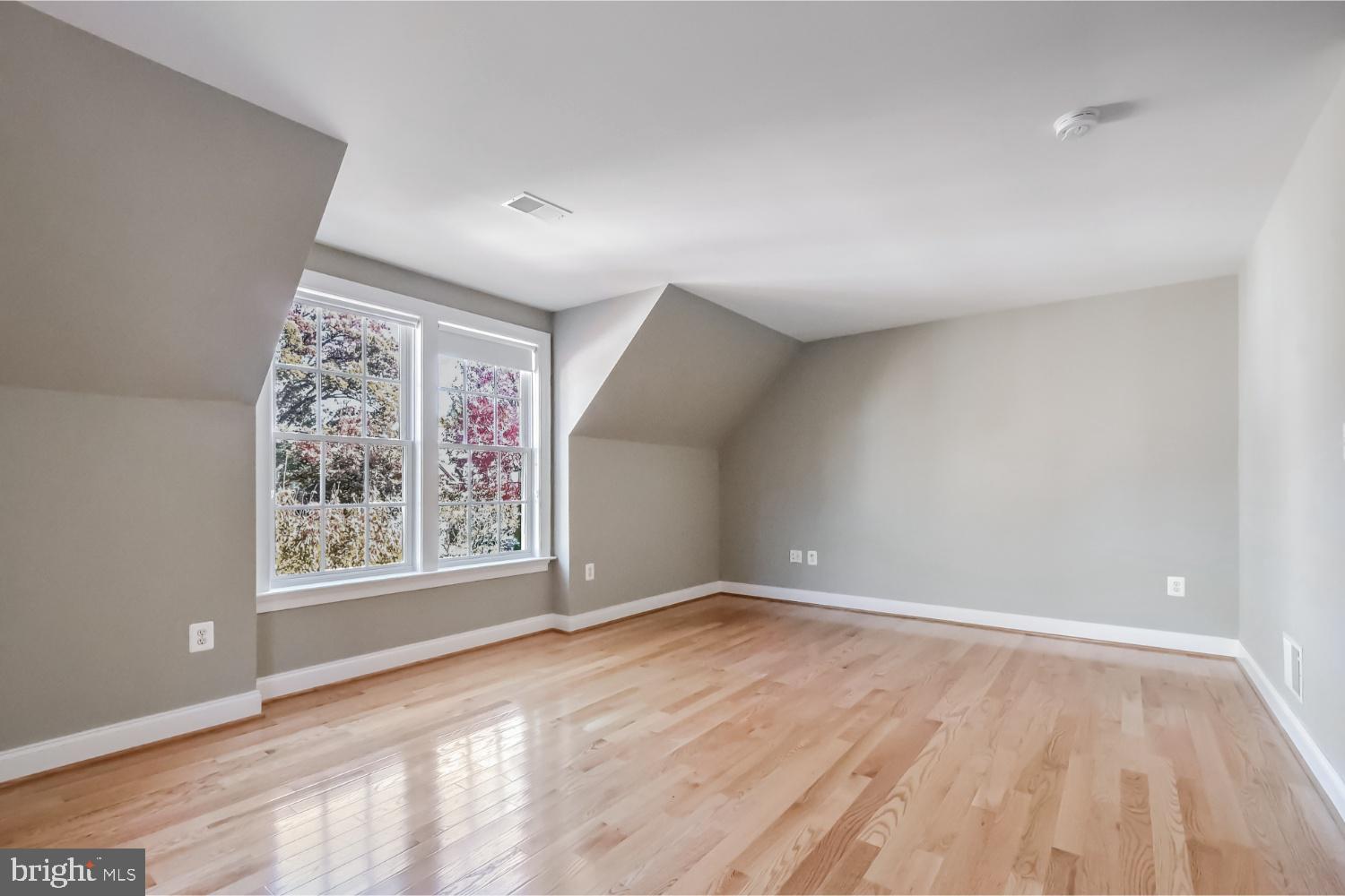 LAING AT GOVERNOR SQUARE - Residential