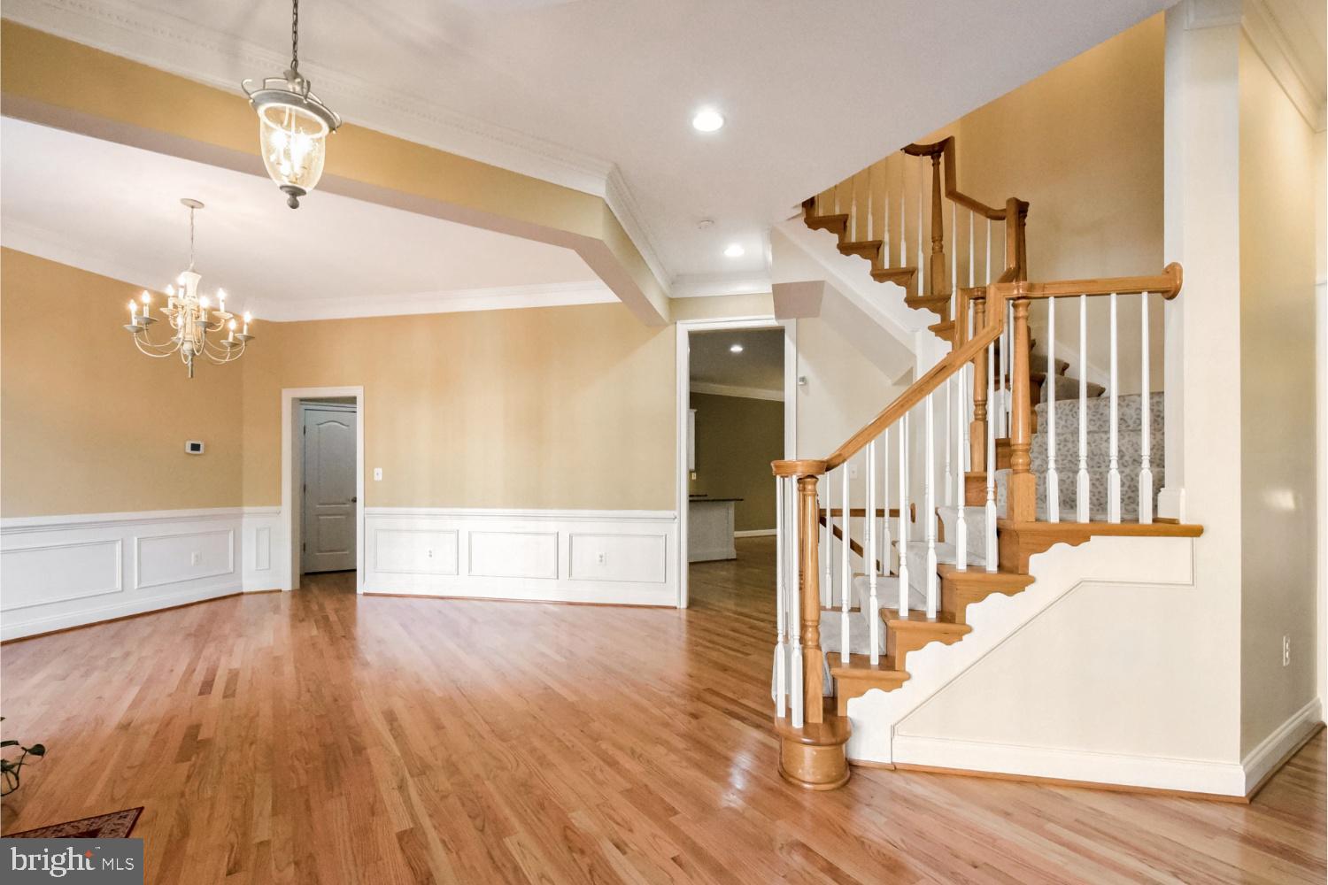 LAING AT GOVERNOR SQUARE - Residential