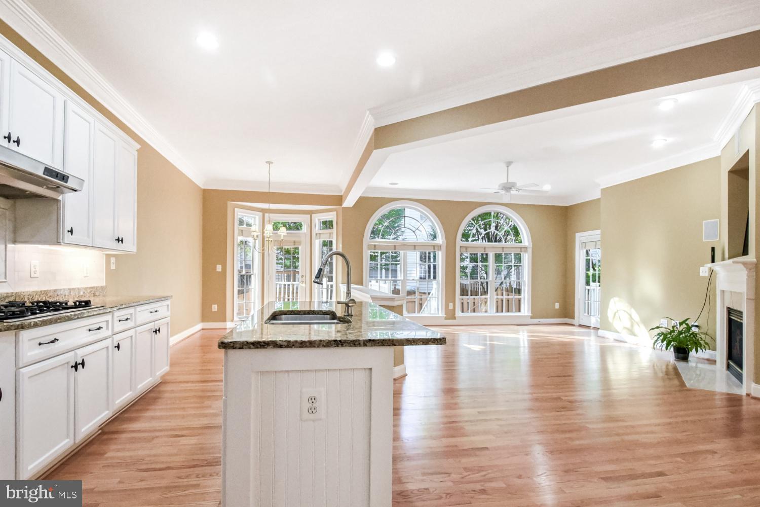 LAING AT GOVERNOR SQUARE - Residential