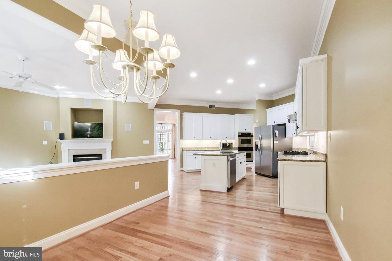 LAING AT GOVERNOR SQUARE - Residential