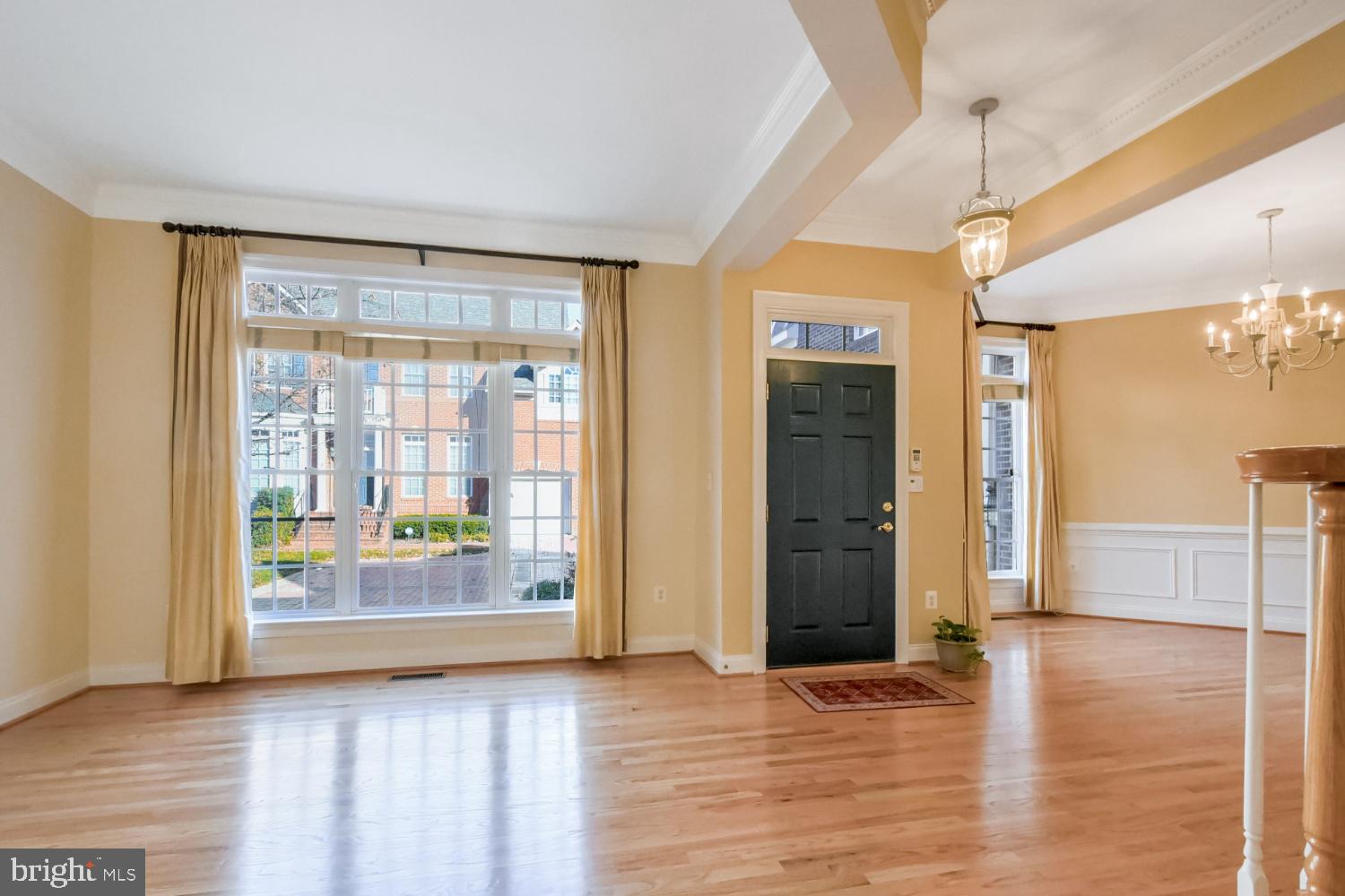 LAING AT GOVERNOR SQUARE - Residential