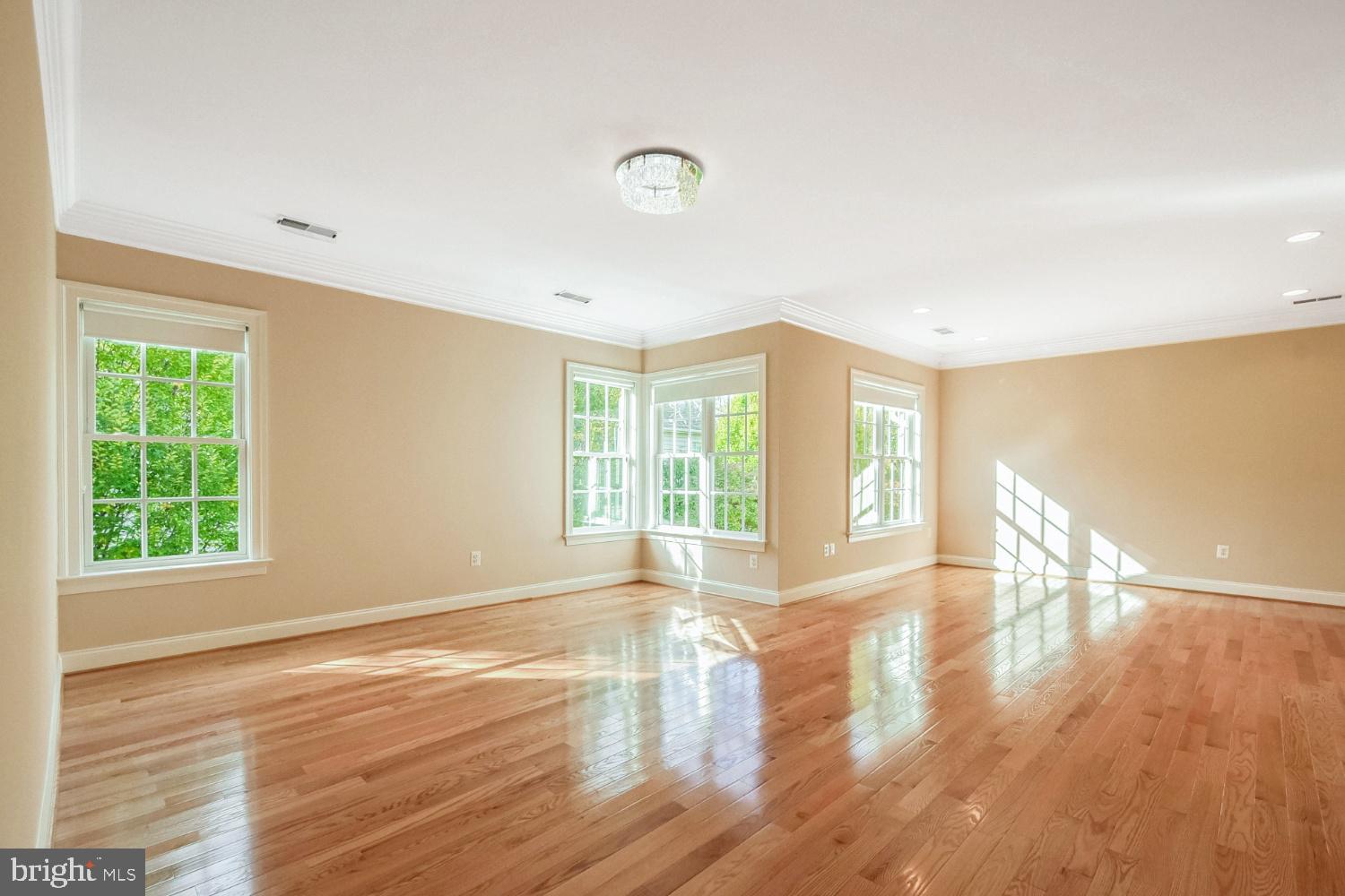 LAING AT GOVERNOR SQUARE - Residential