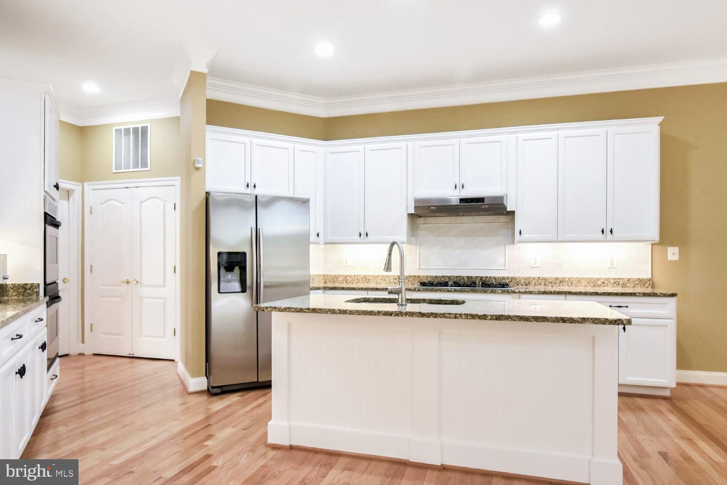 LAING AT GOVERNOR SQUARE - Residential