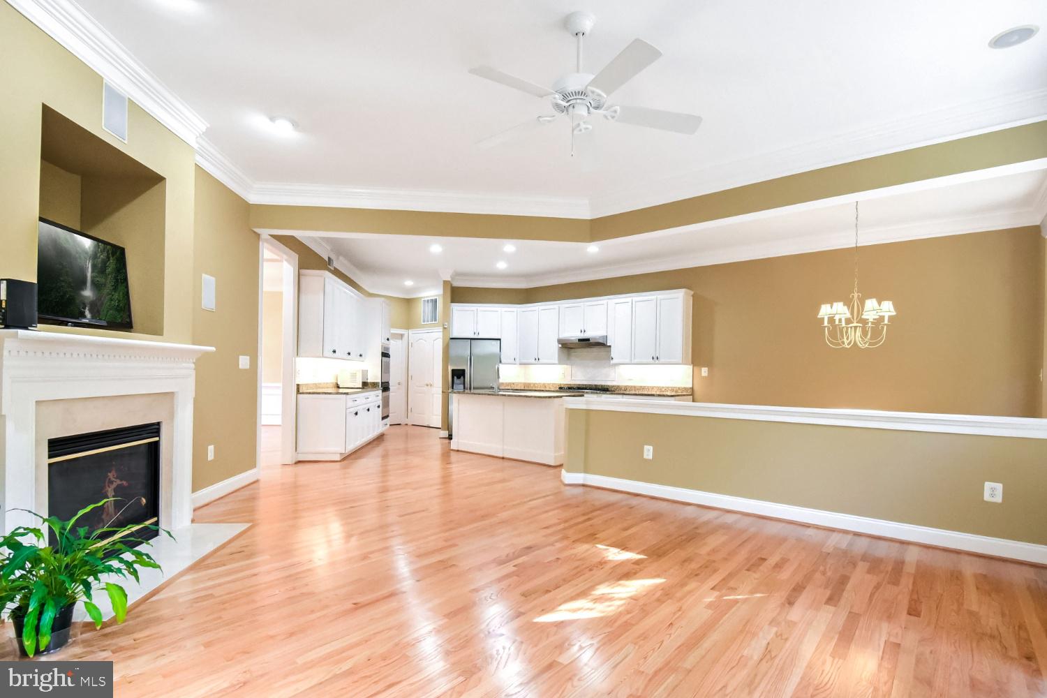 LAING AT GOVERNOR SQUARE - Residential