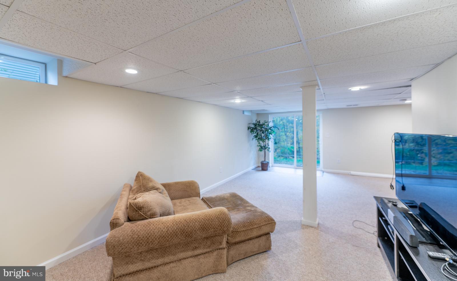 CHESTNUT GROVE - Residential