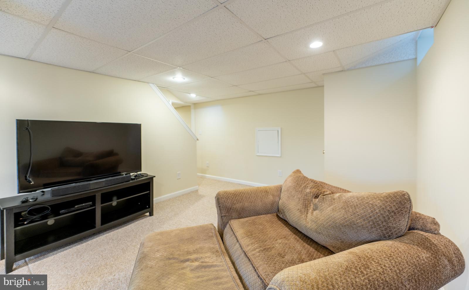 CHESTNUT GROVE - Residential