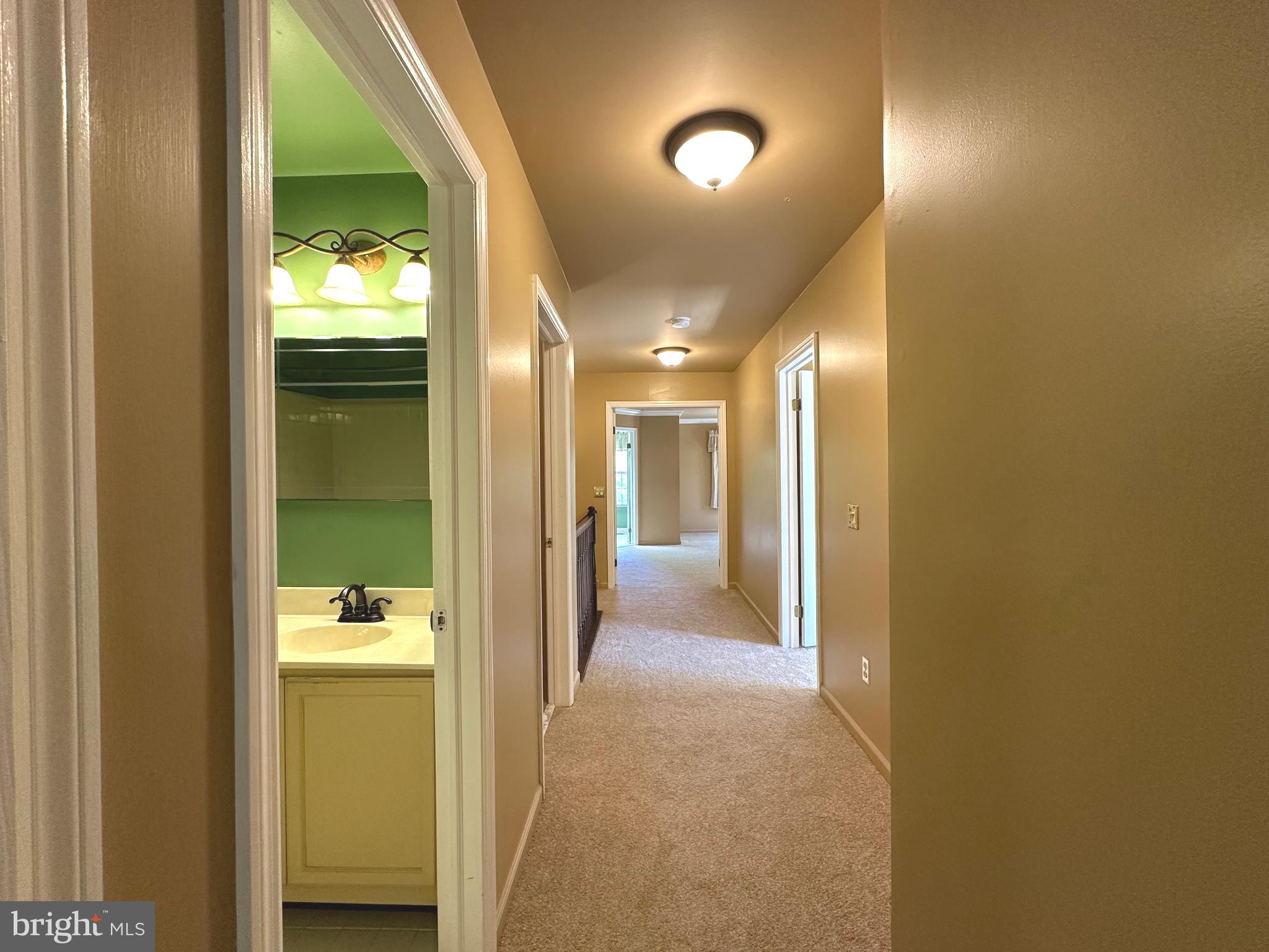 PINE CREST - Residential
