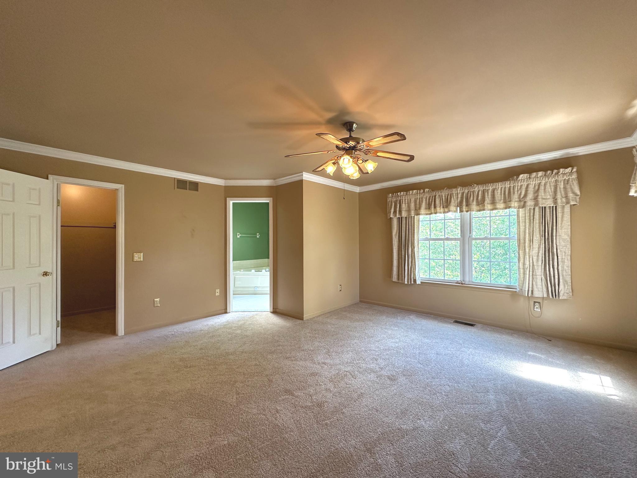 PINE CREST - Residential