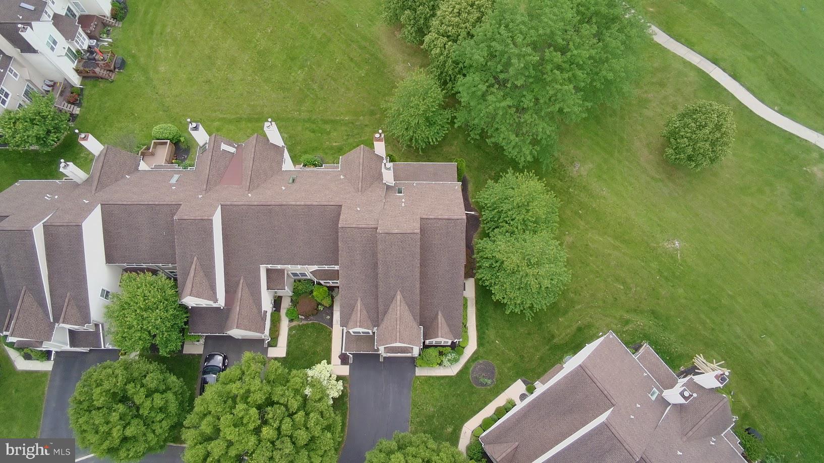 PINE CREST - Residential