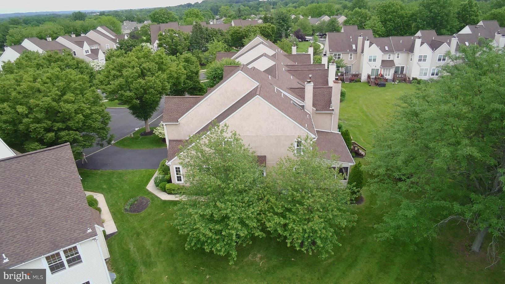 PINE CREST - Residential