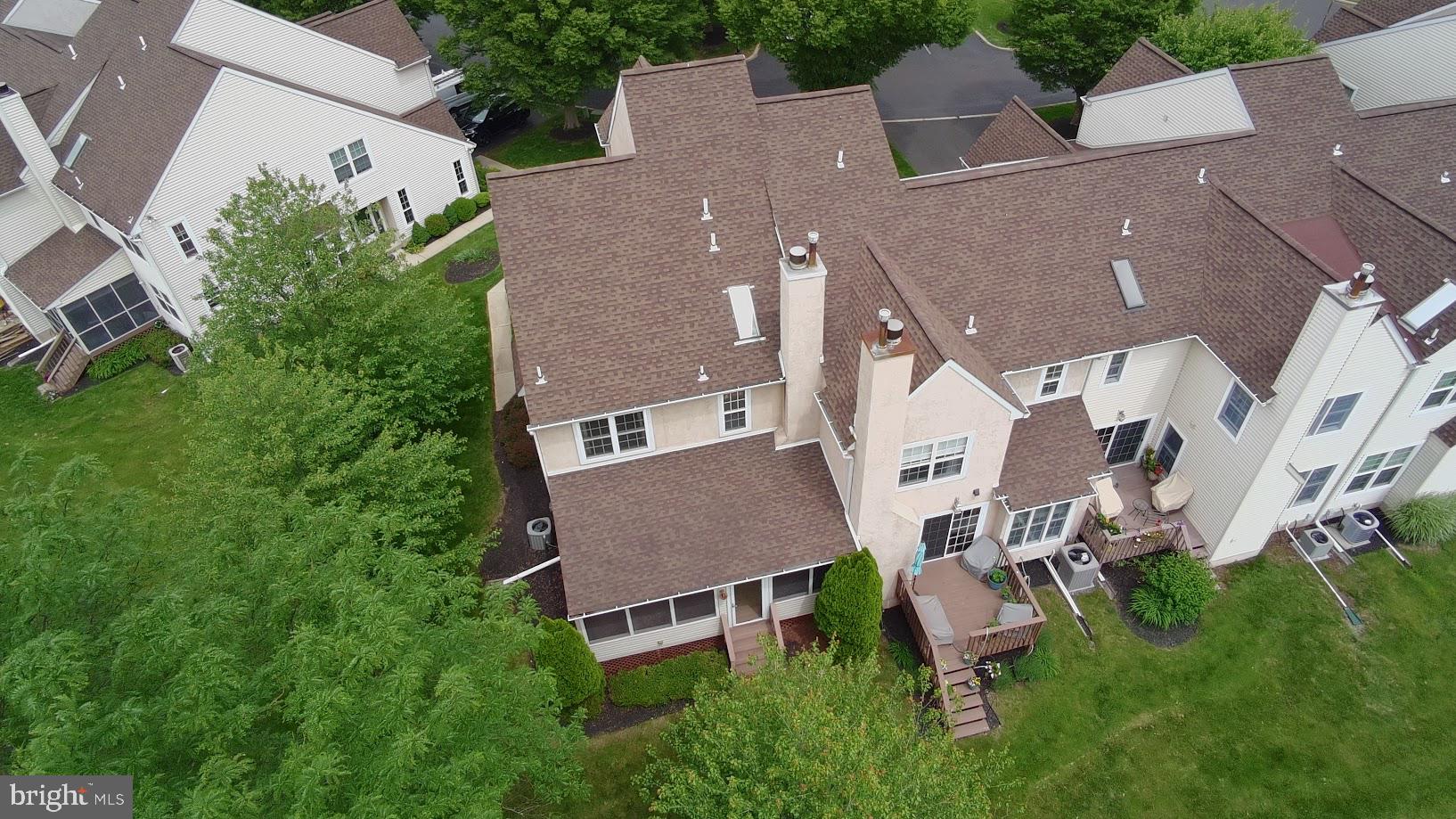 PINE CREST - Residential