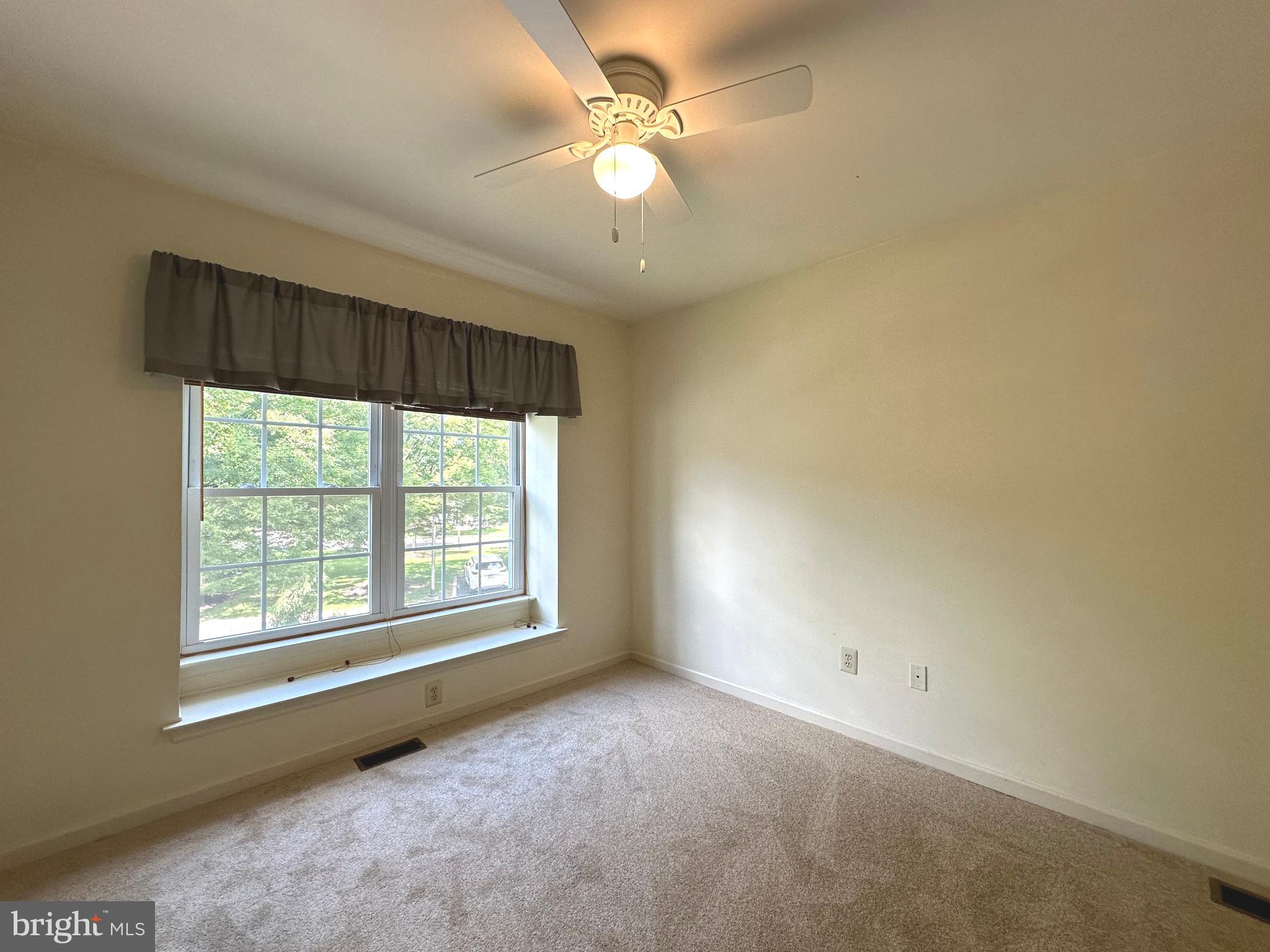 PINE CREST - Residential